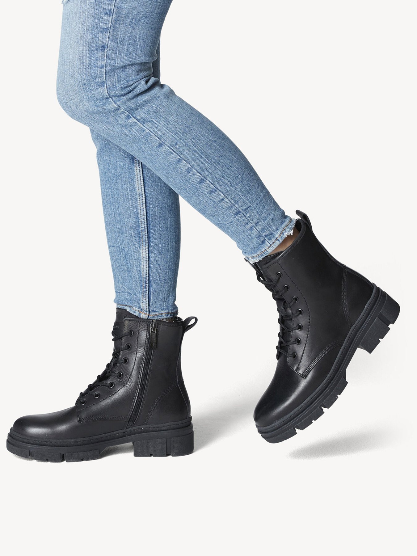 Черевики Tamaris модель 1-1-25203-29 003 BLACK LEATHER Фото