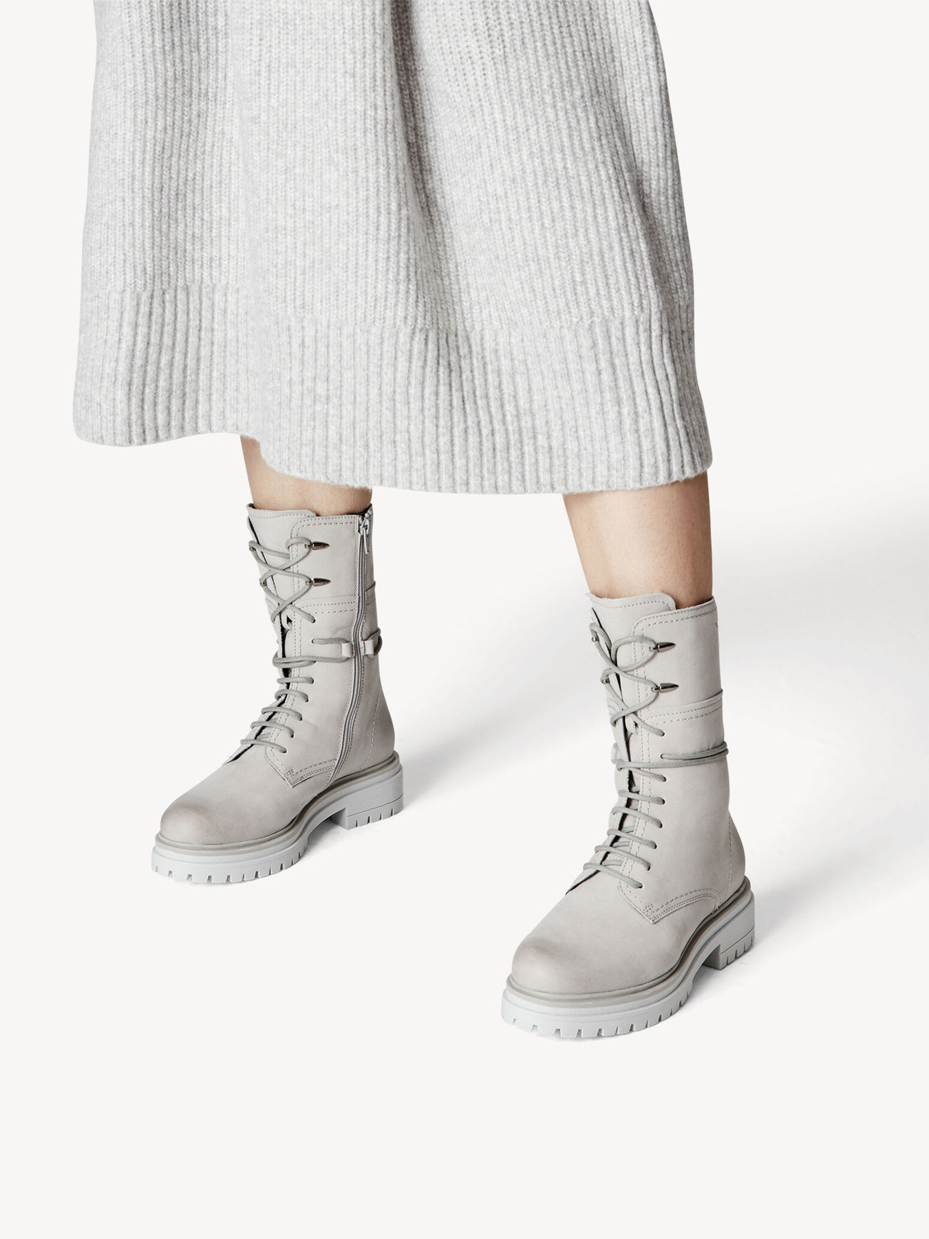 Сапоги Tamaris модель 1-1-26208-37 205 LT. GREY UNI Фото