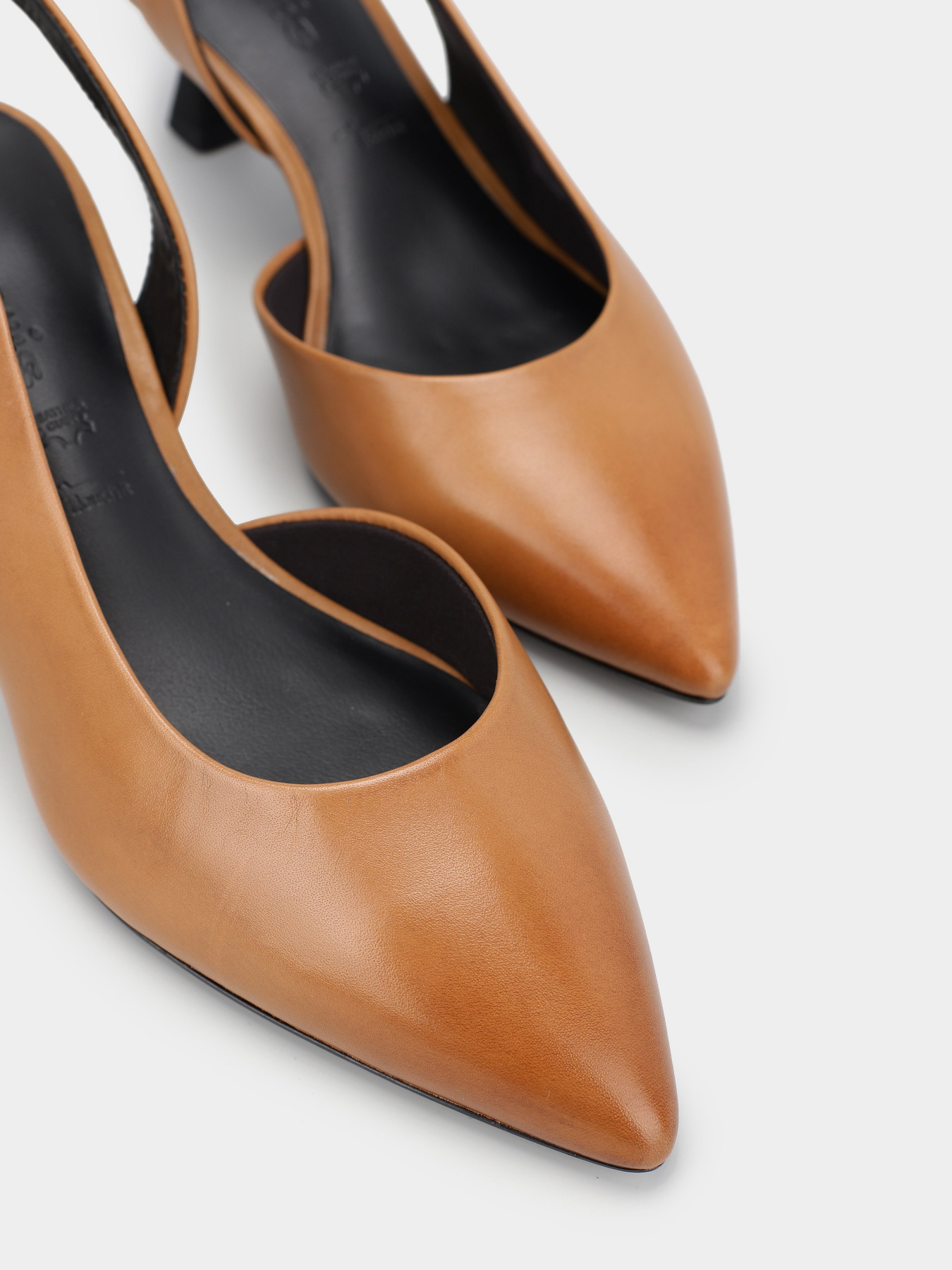 Босоножки Tamaris модель 1-1-29605-20 305 COGNAC Фото