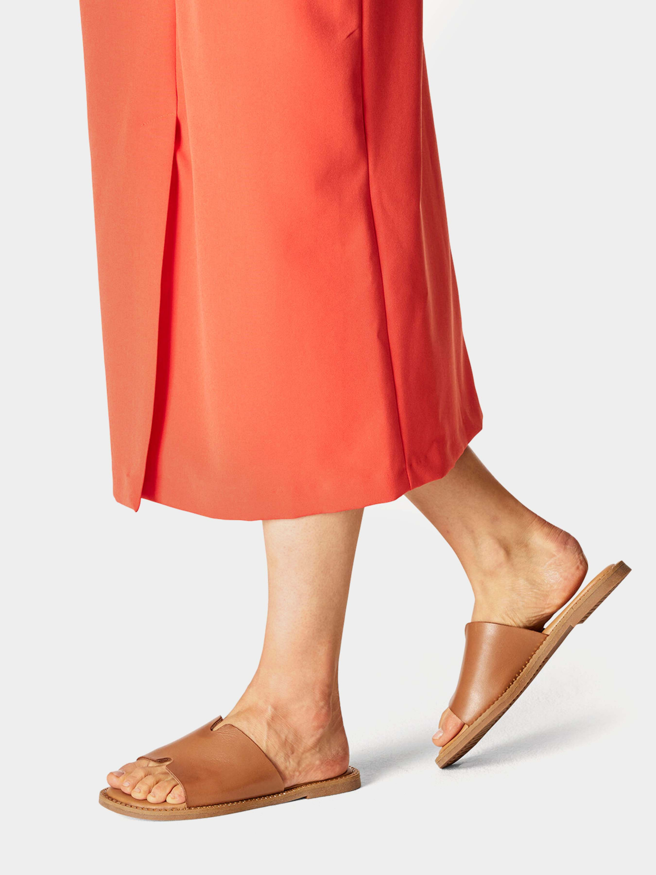 Шльопанці Tamaris модель 1-1-27135-20 305 COGNAC Фото