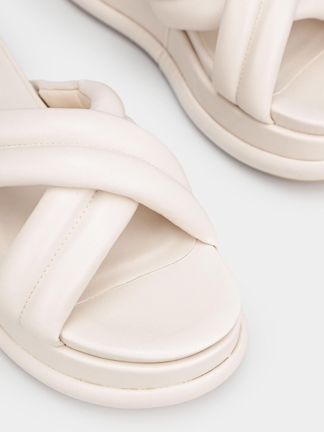 Шльопанці Tamaris модель 1-1-27208-20 418 IVORY Фото