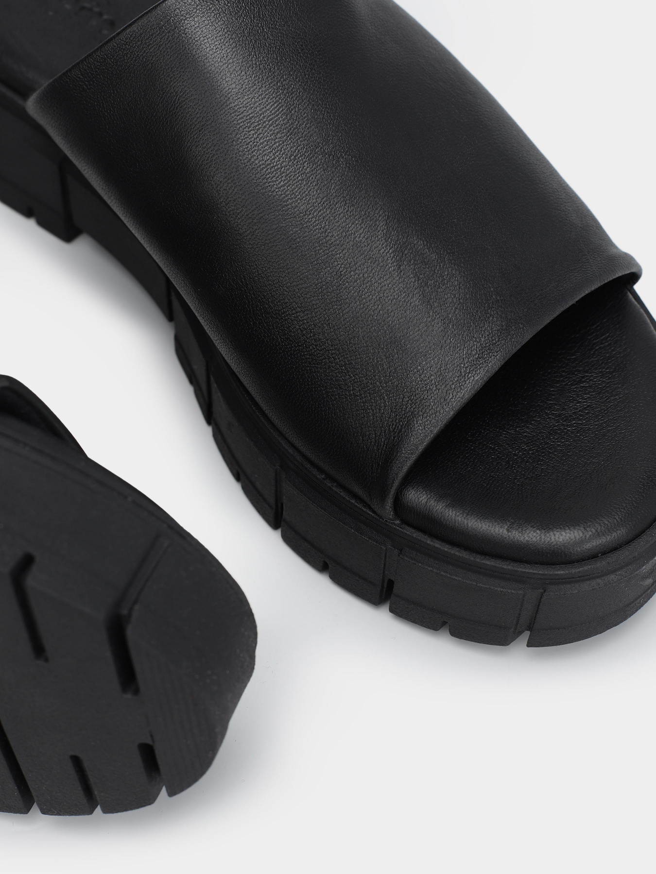 Шлепанцы Tamaris модель 1-1-27252-20 007 BLACK UNI Фото