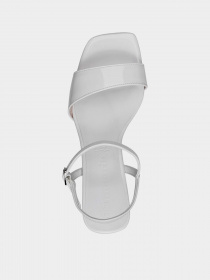 Босоножки Tamaris модель 1-1-28011-20 123 WHITE PATENT Фото