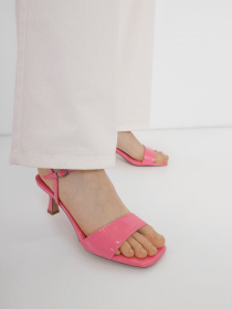 Босоножки Tamaris модель 1-1-28011-20 555 CANDY PATENT Фото