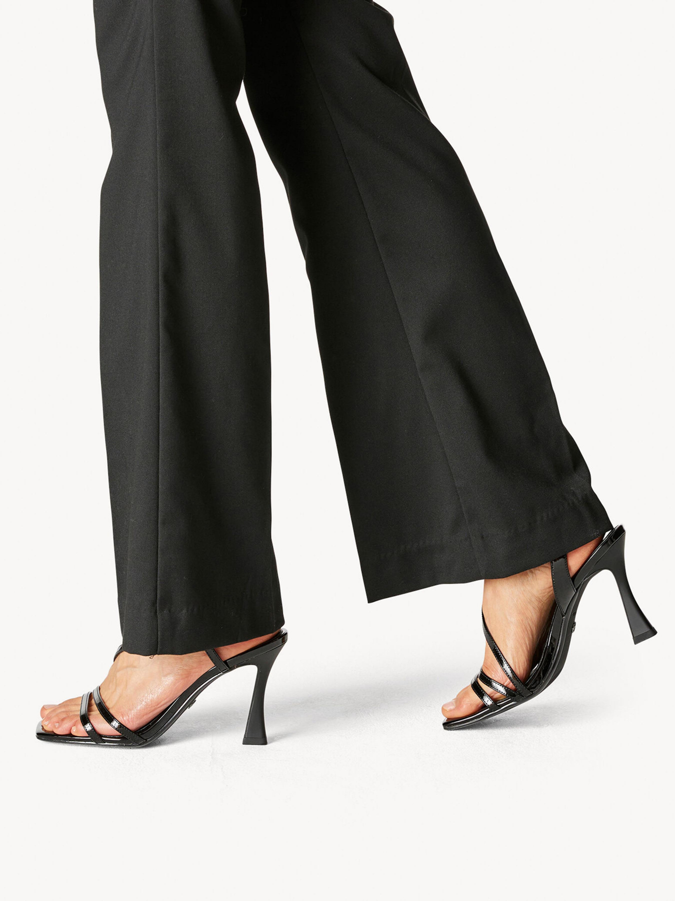 Босоніжки Tamaris модель 1-1-28357-20 018 BLACK PATENT Фото