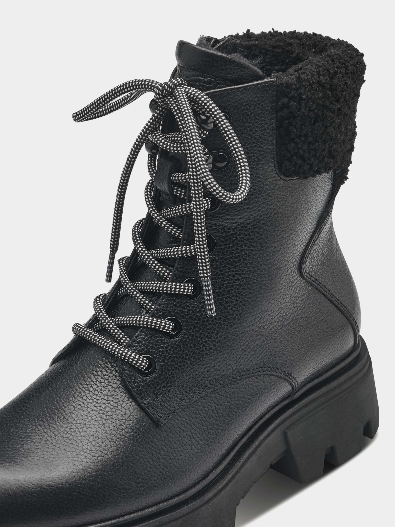 Ботинки Tamaris модель 1-1-26285-41-003 Фото