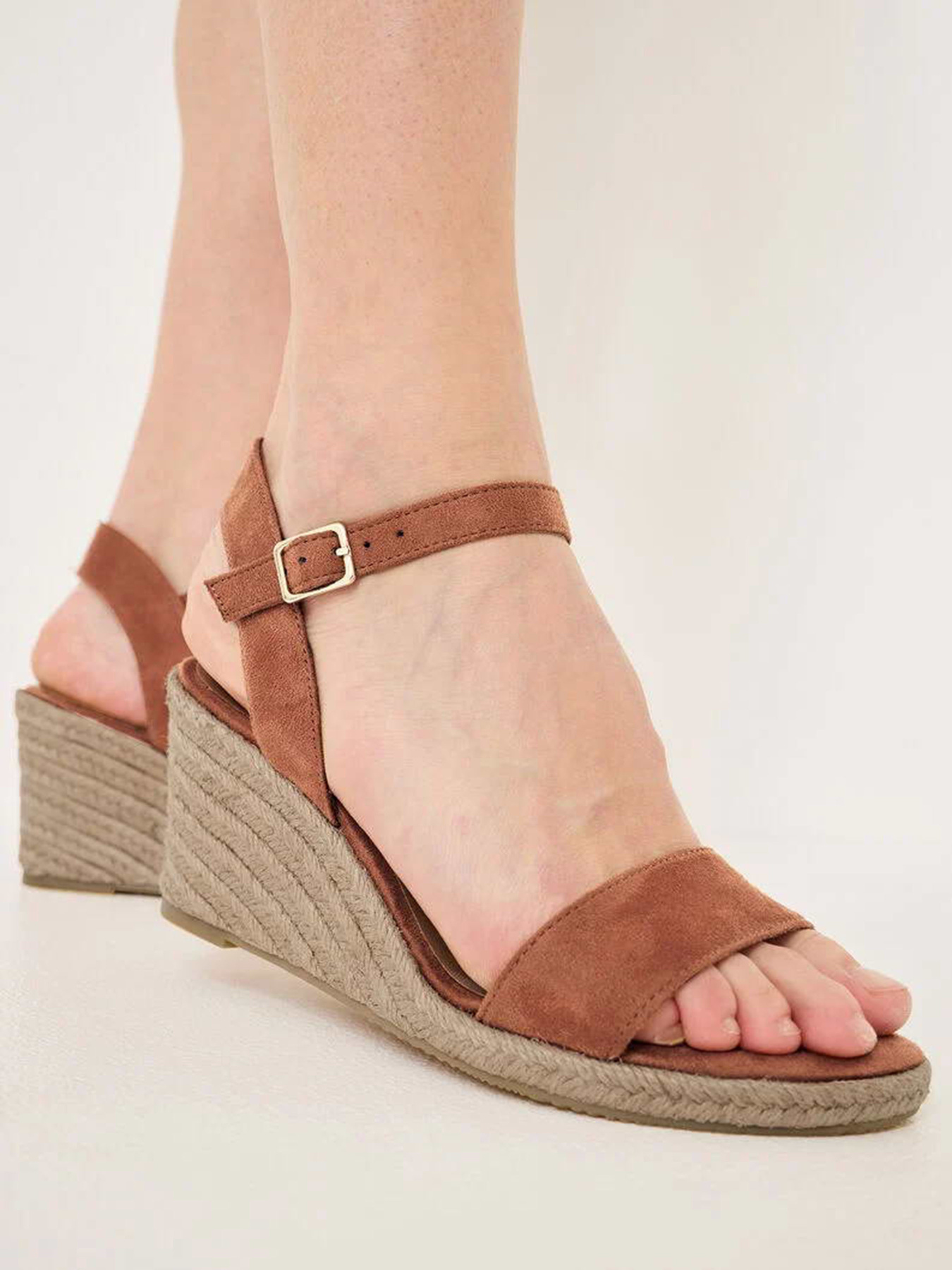 Босоножки Tamaris модель 1-28300-42-305 Босоножки Tamaris модель 1-28300-42-305 Фото