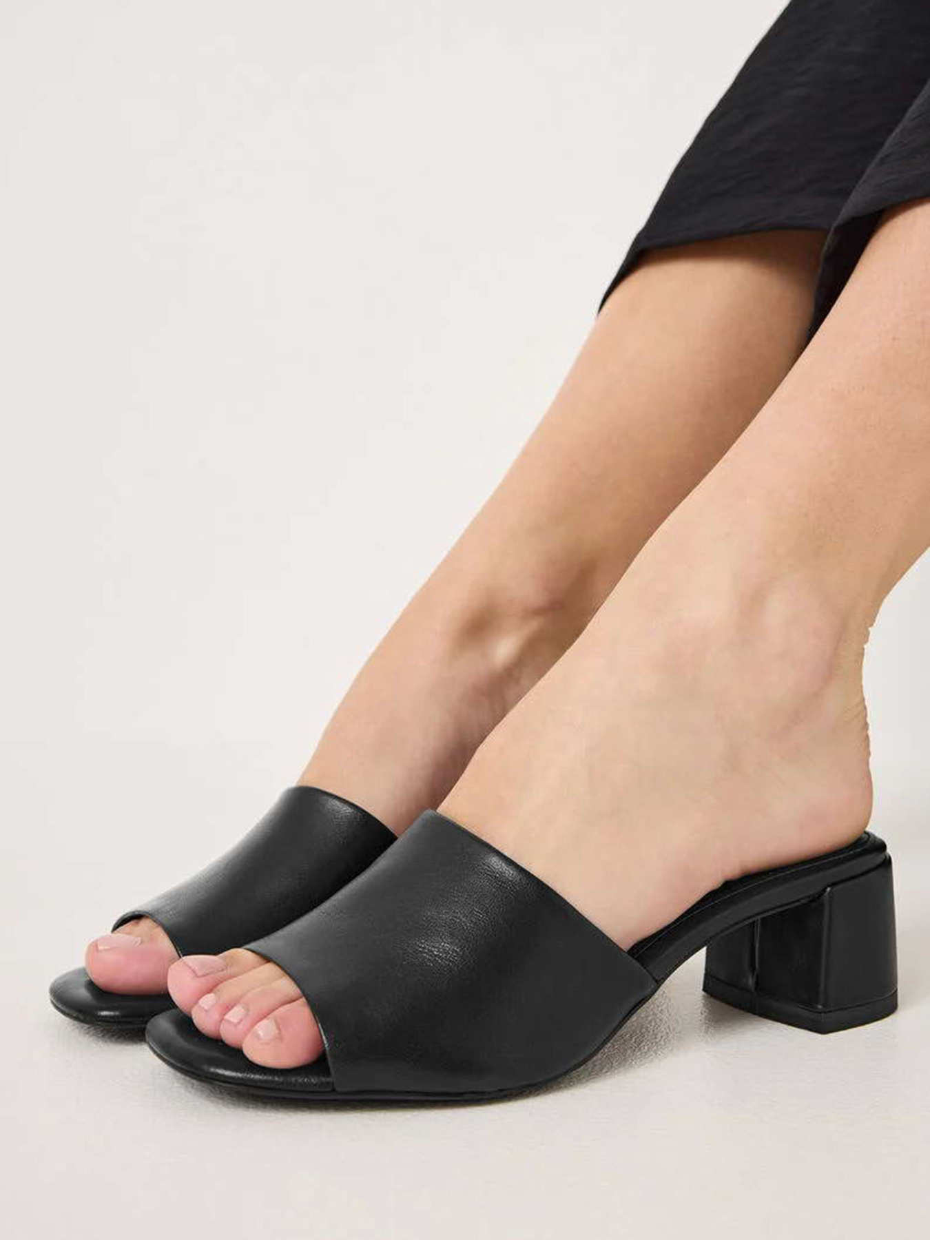 Шлепанцы Tamaris модель 1-27204-42-001 Фото