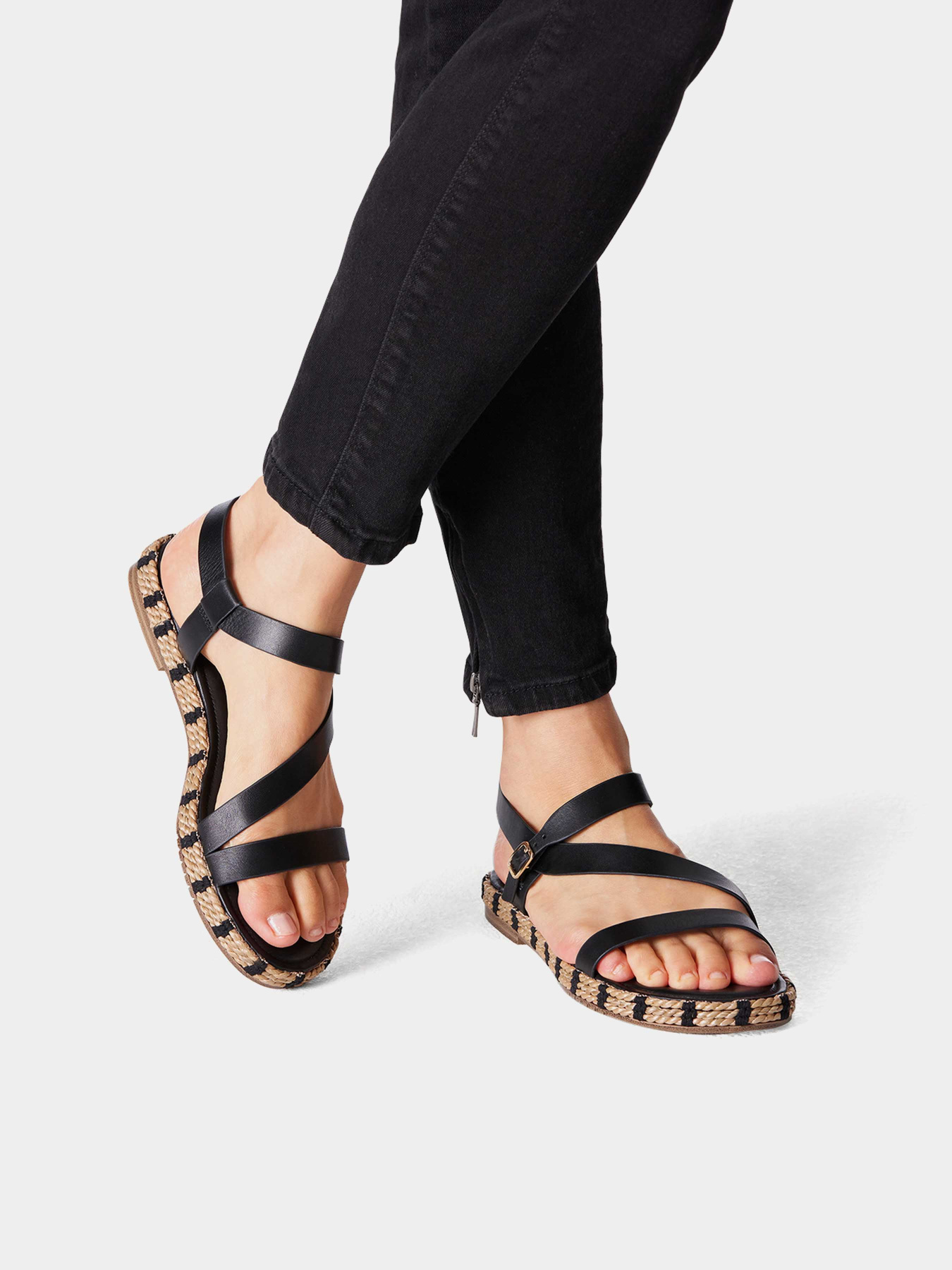 Сандалії Tamaris модель 1-28131-42-001 Фото