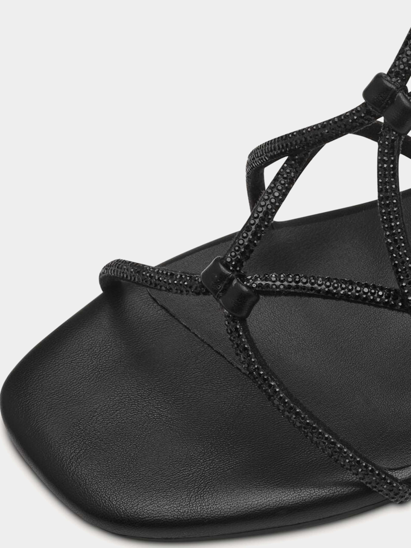 Босоніжки Tamaris модель 1-28236-42-001 Босоніжки Tamaris модель 1-28236-42-001 Фото