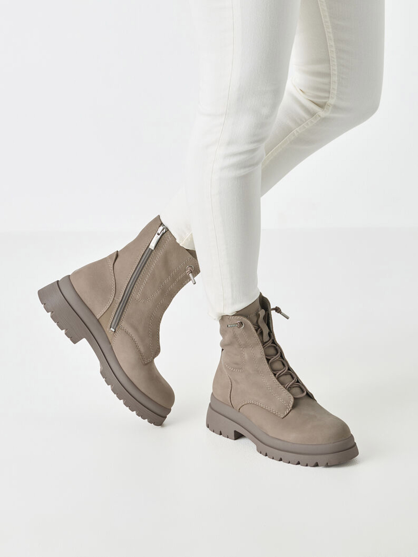 Ботинки Tamaris модель 1-25253-45-341 Ботинки Tamaris модель 1-25253-45-341 Фото