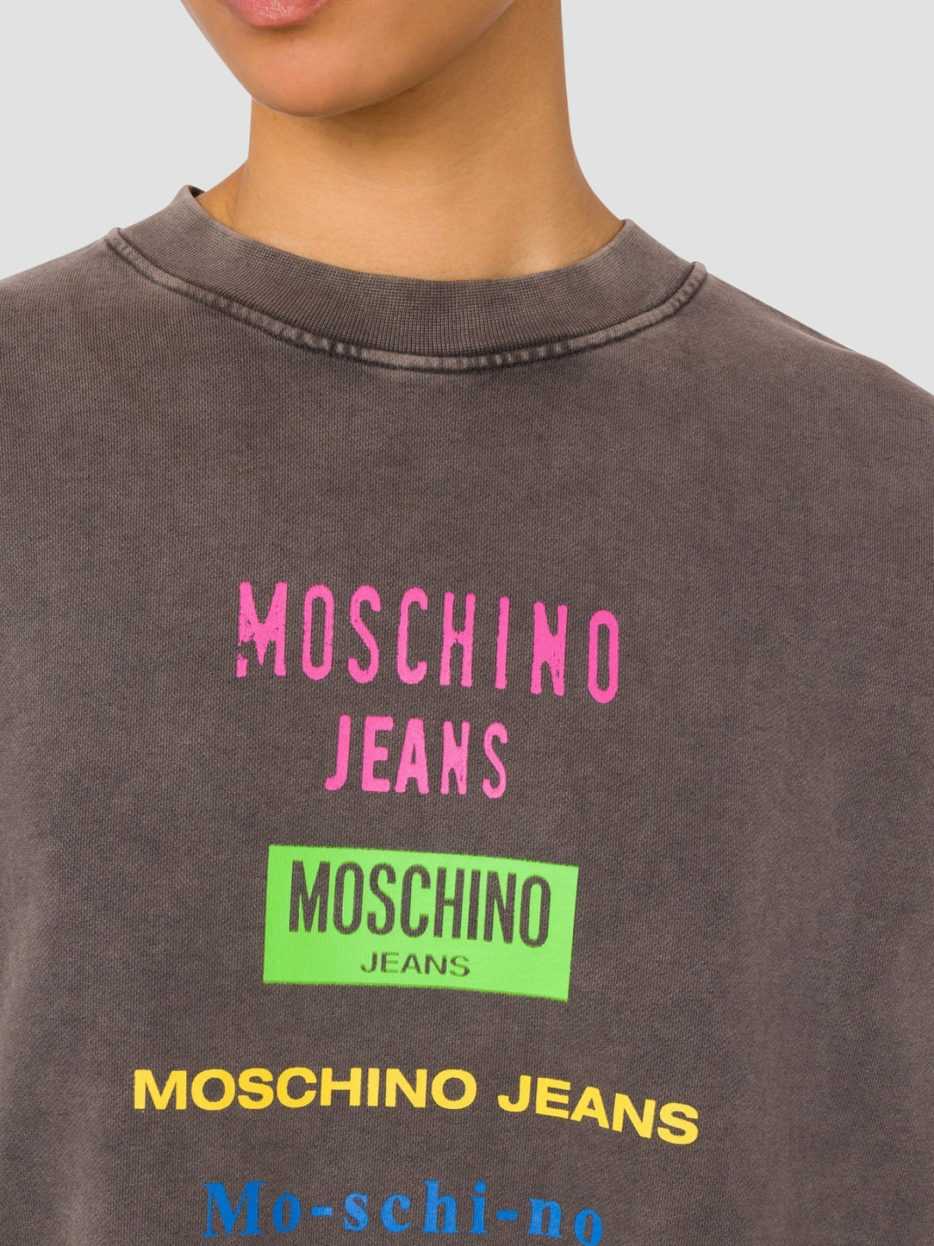 Женский темно-серый свитшот Moschino модель J1706.8234;5499 Женский темно-серый свитшот Moschino модель J1706.8234;5499 Фото