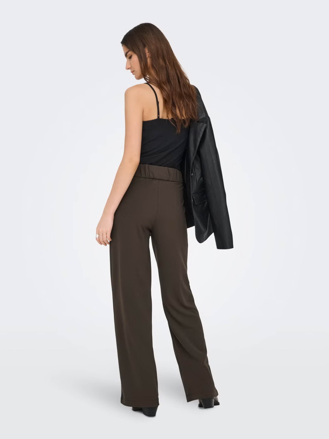 Брюки JDY GEGGO LIFE NEW LONG PANT модель 15208430_Chocolate Brown BLACK BUTT Брюки JDY GEGGO LIFE NEW LONG PANT модель 15208430_Chocolate Brown BLACK BUTT Фото