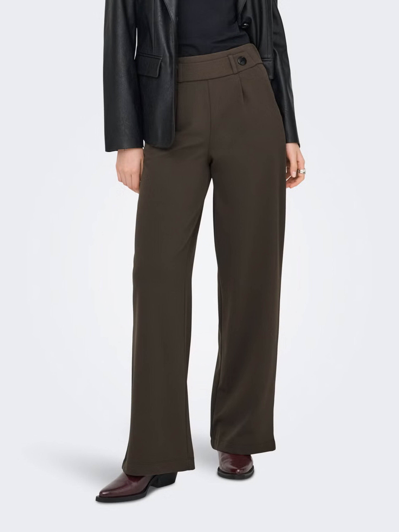 Брюки JDY GEGGO LIFE NEW LONG PANT модель 15208430_Chocolate Brown BLACK BUTT Брюки JDY GEGGO LIFE NEW LONG PANT модель 15208430_Chocolate Brown BLACK BUTT Фото