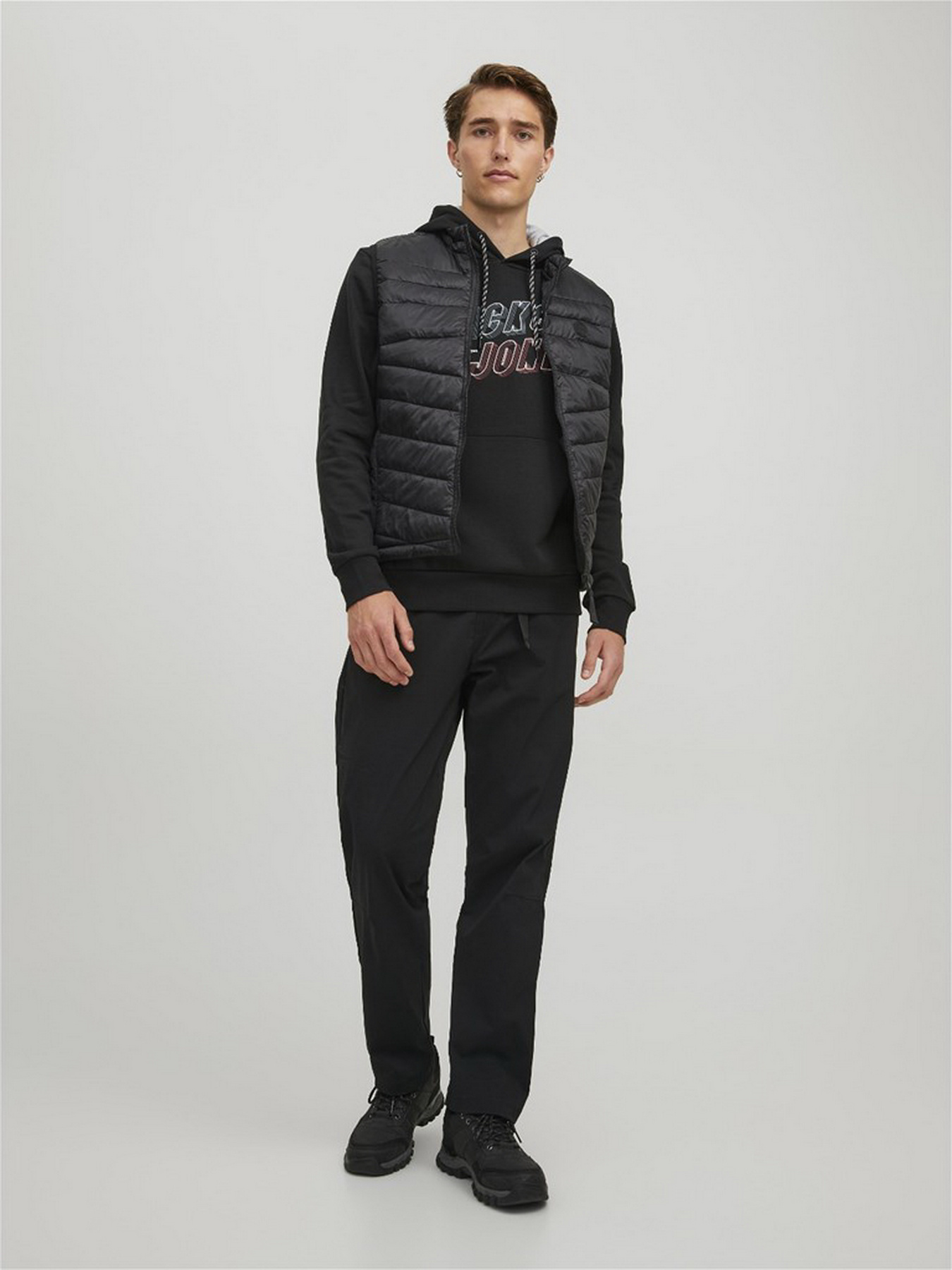 Утеплений жилет JACK & JONES Hero модель 12211790_Black Фото