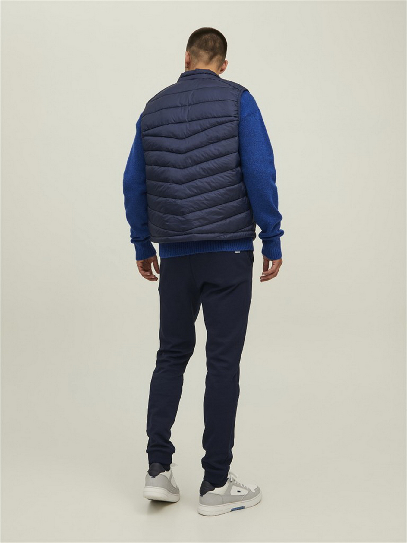 Жилет с утеплителем JACK & JONES Hero модель 12211790_Navy Blazer Фото