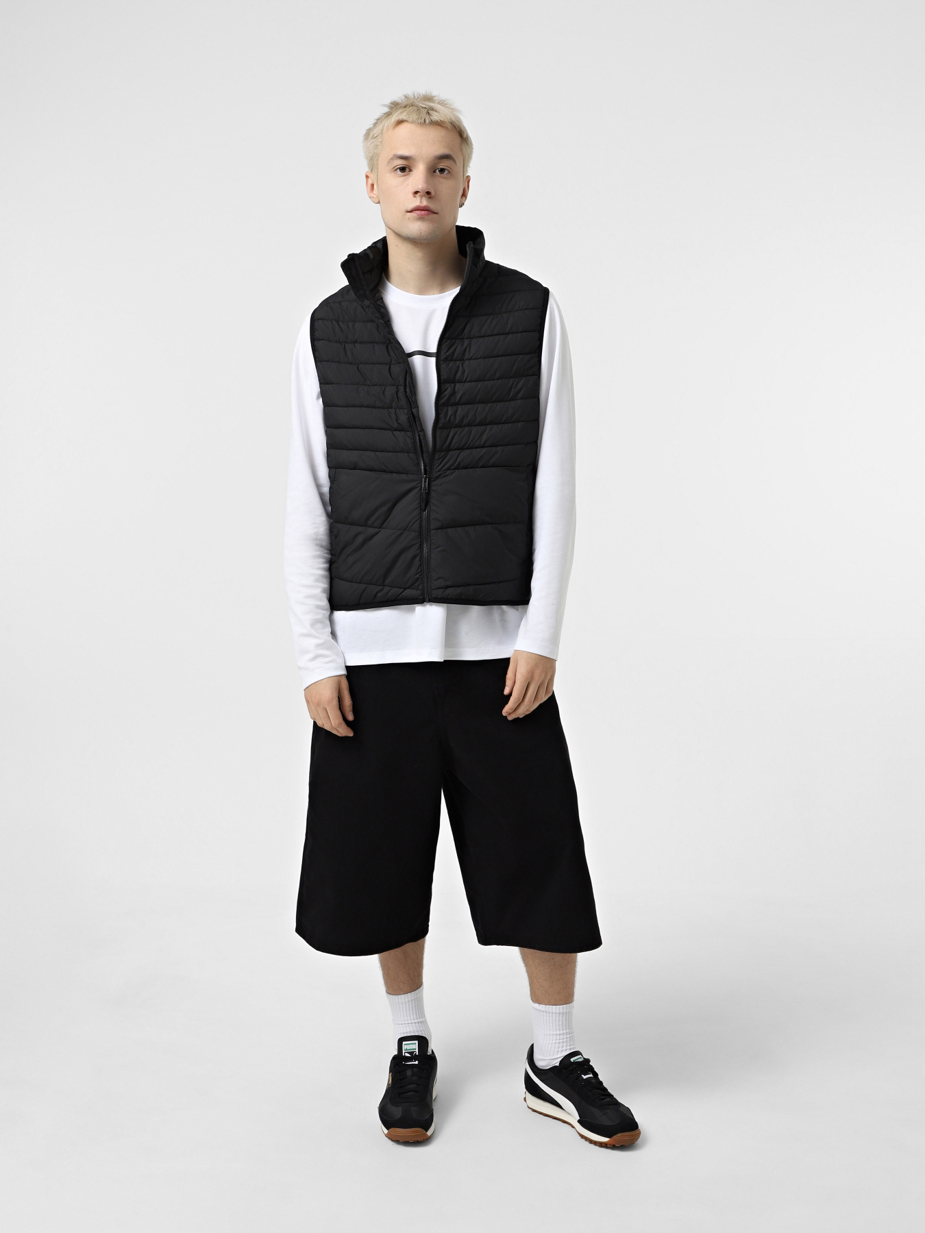 Утепленный жилет JACK & JONES модель 12256987_Black Утепленный жилет JACK & JONES модель 12256987_Black Фото