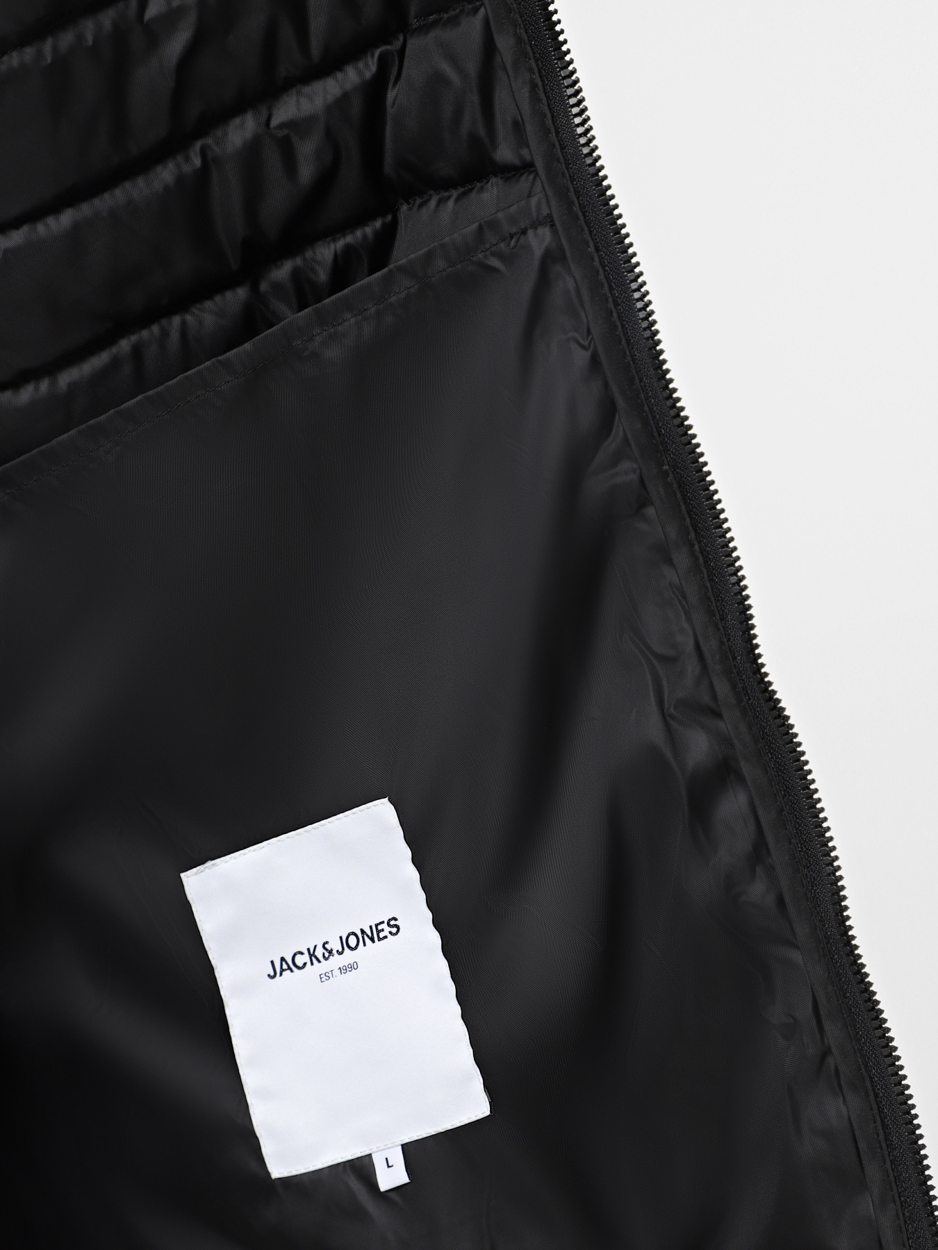 Утепленный жилет JACK & JONES модель 12256987_Black Утепленный жилет JACK & JONES модель 12256987_Black Фото