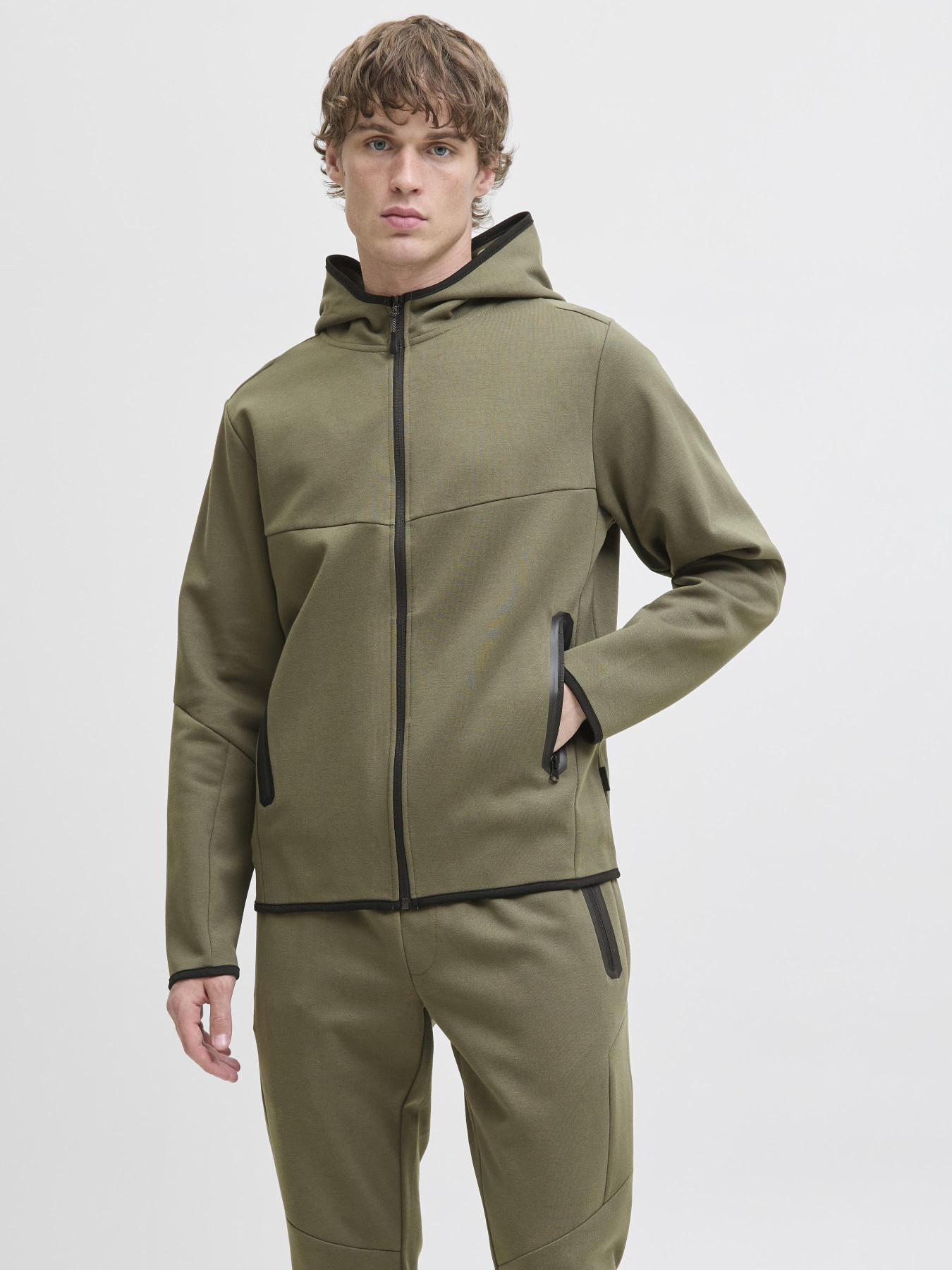 Худі та світшоти JACK & JONES FUSION SWEAT ZIP HOOD модель 12260150_Grape Leaf Худі та світшоти JACK & JONES FUSION SWEAT ZIP HOOD модель 12260150_Grape Leaf Фото