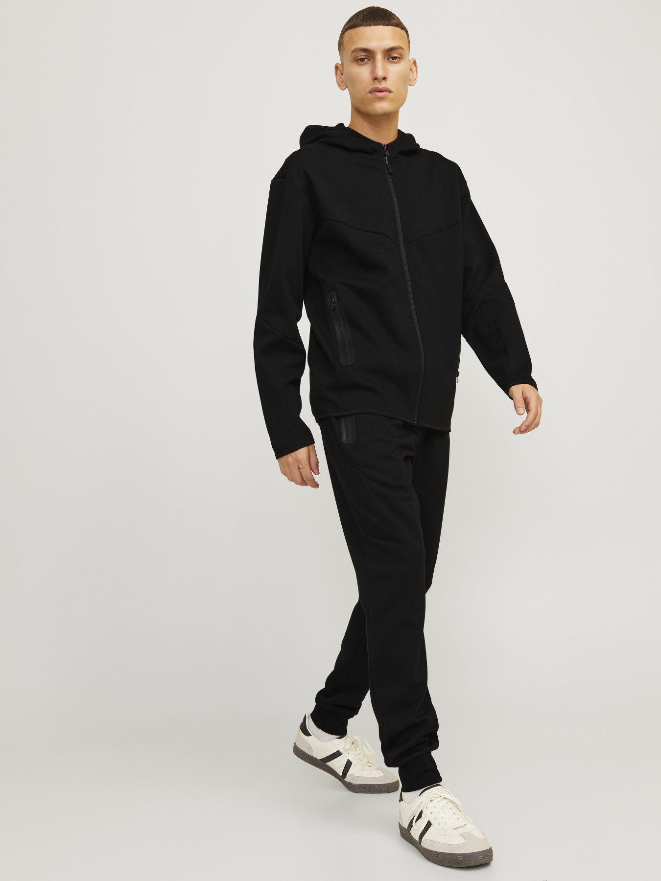 Джоггеры JACK & JONES модель 12261991_Black Фото