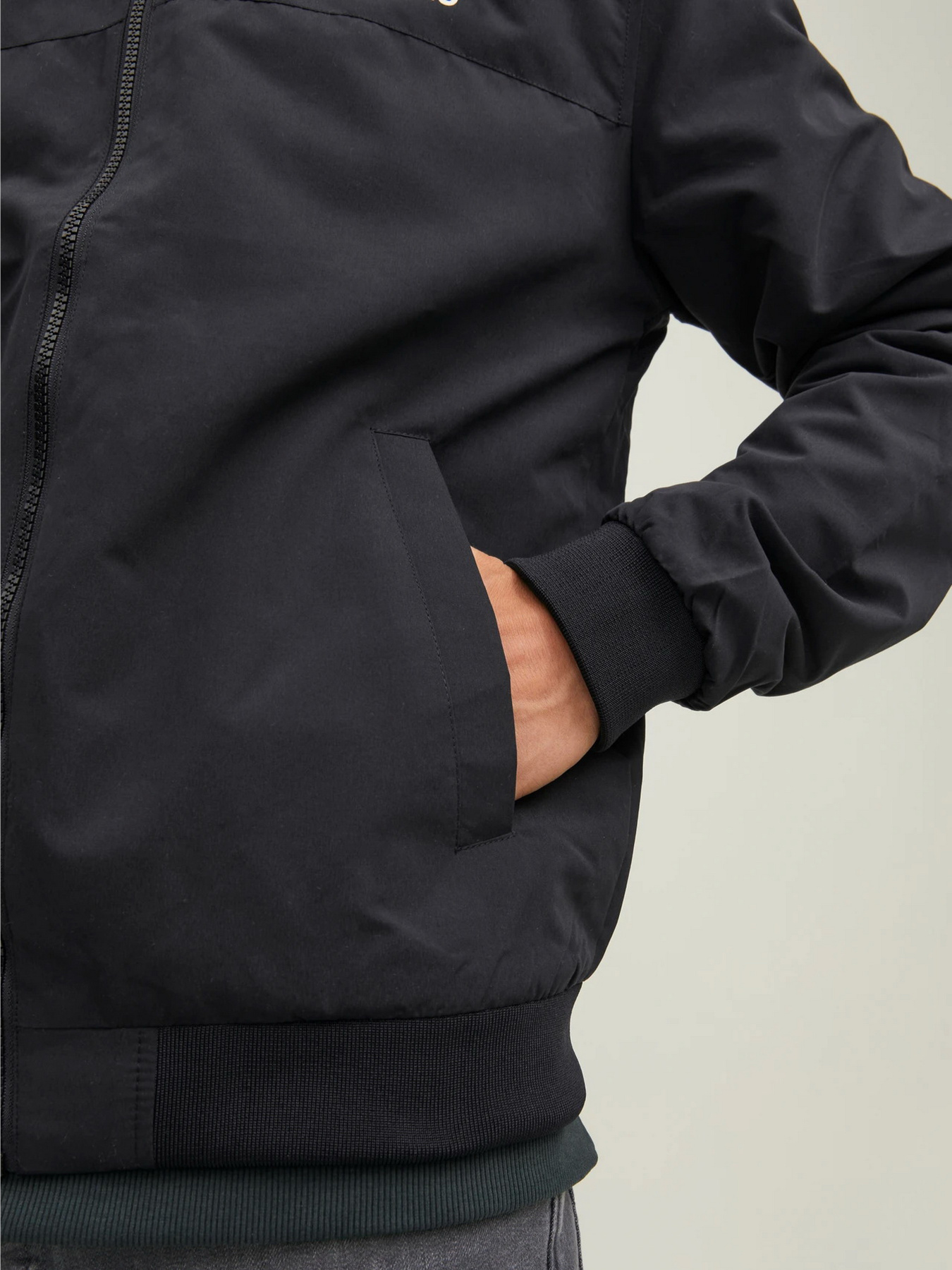 Бомбер JACK & JONES модель 12200208_Black SOLID Фото