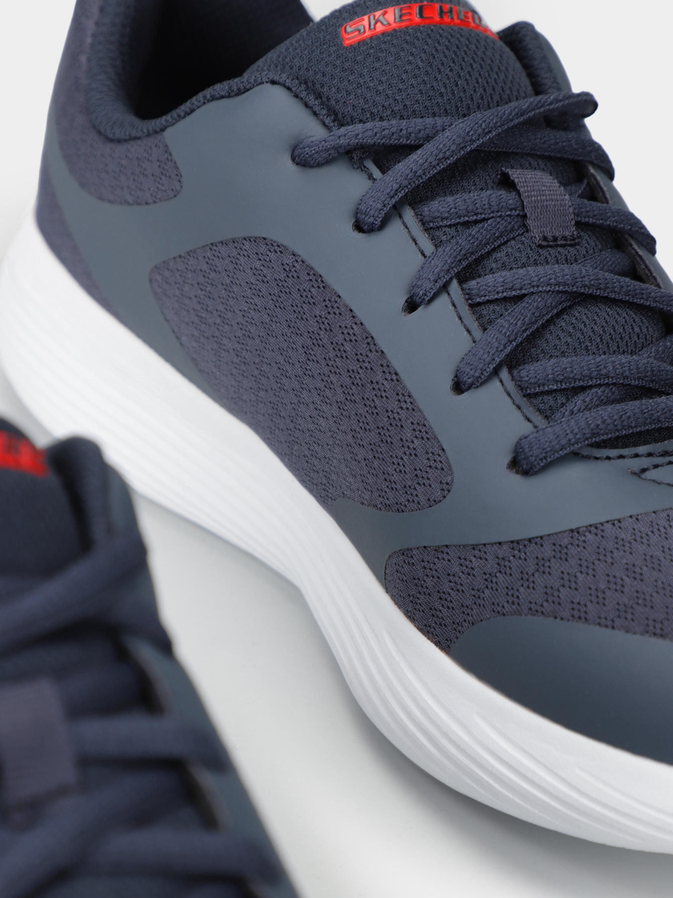 Кроссовки для бега Skechers GO Run 400 V2 модель 405097L NVRD Кроссовки для бега Skechers GO Run 400 V2 модель 405097L NVRD Фото