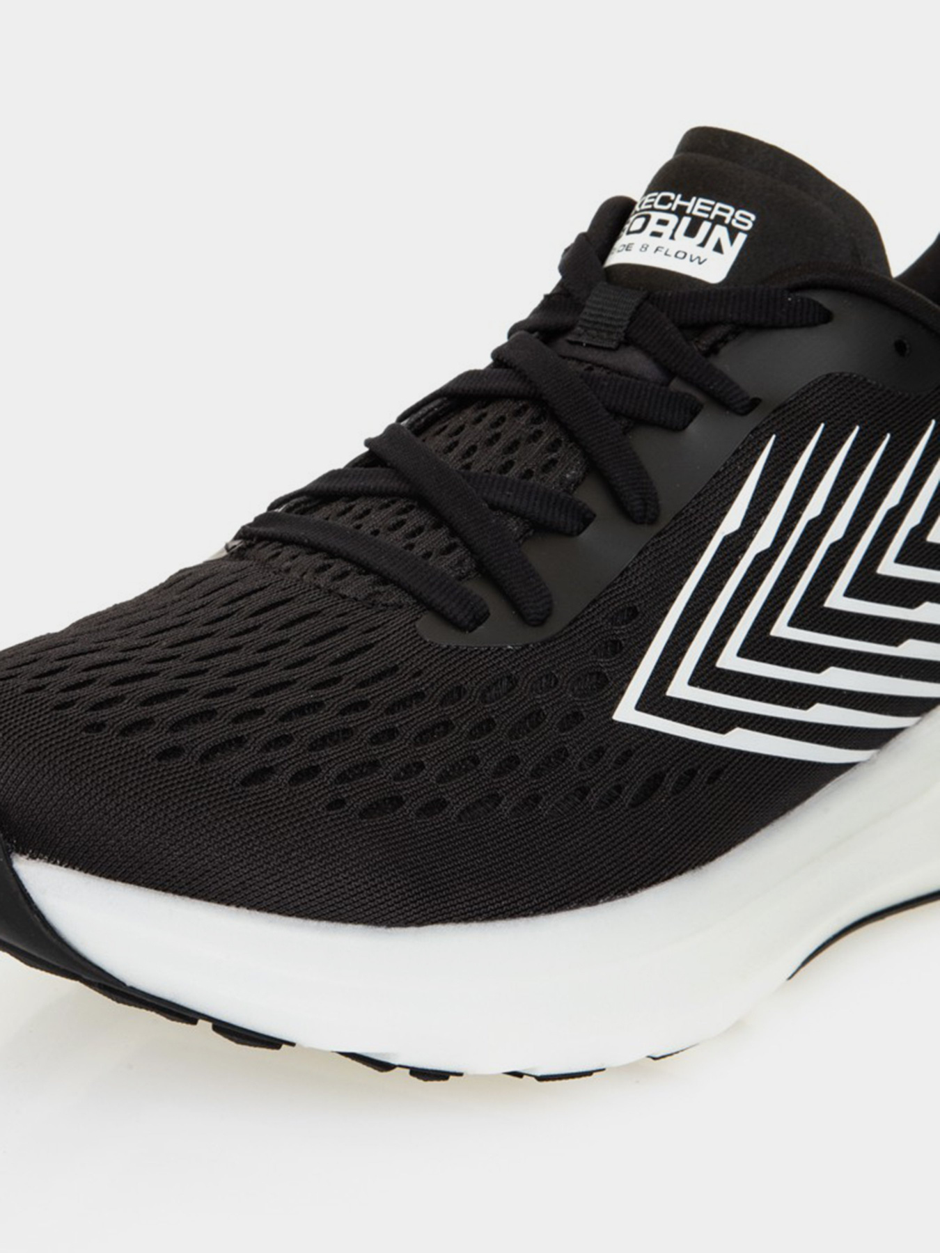 Кросівки для бігу Skechers GORUN RIDE 8 FLOW модель 220218 BKW Фото