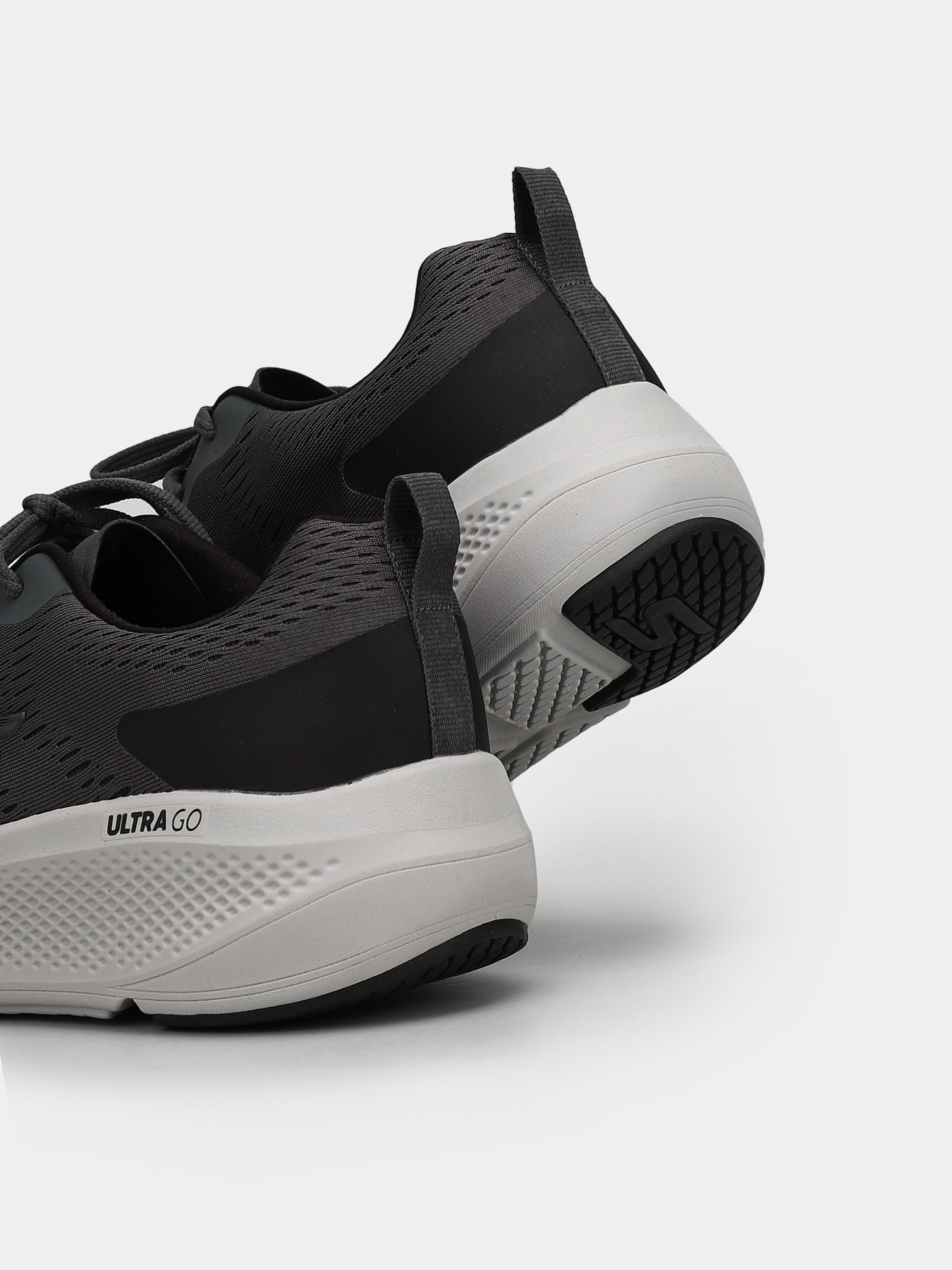 Кроссовки для бега Skechers GOrun Elevate модель 220184 CCBK Кроссовки для бега Skechers GOrun Elevate модель 220184 CCBK Фото