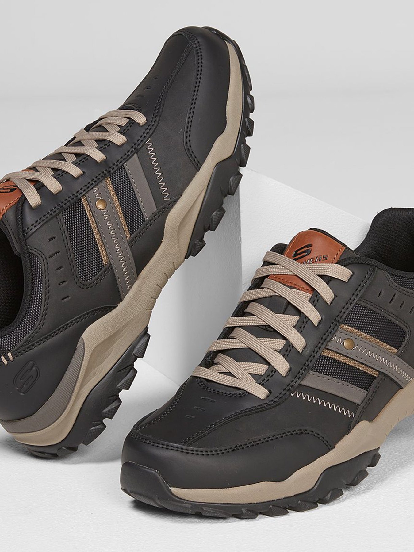 Кросівки повсякденні Skechers Henrick Delwood модель 66015 BLK Фото