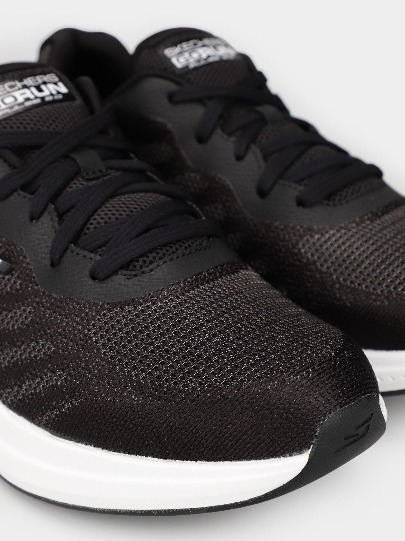 Кроссовки Skechers Go Run Pulse 2.0 модель 220540 BKW Фото