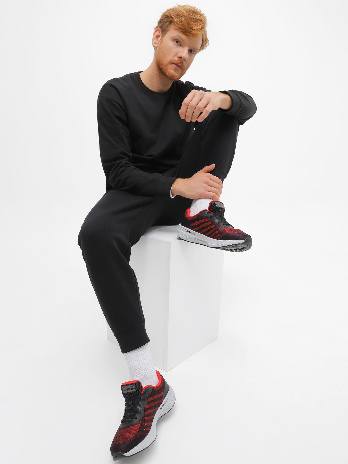 Кроссовки Skechers Go Run Pulse 2.0 модель 220540 BKRD Фото