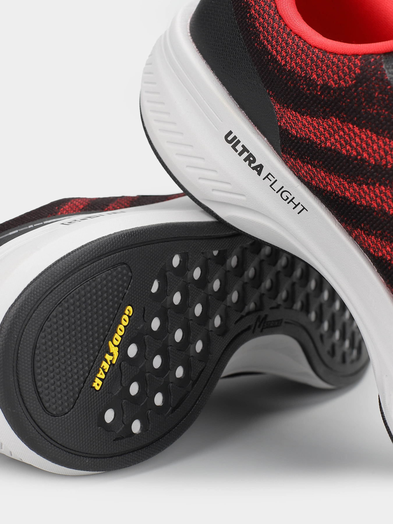 Кросівки повсякденні Skechers Go Run Pulse 2.0 модель 220540 BKRD Фото