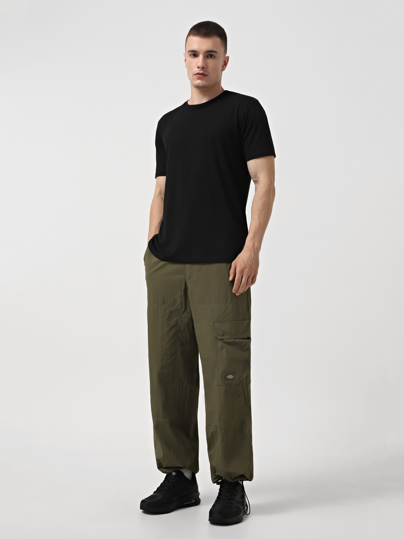 Кроссовки повседневные Skechers Tres-Air Uno-Revolution-Airy модель 183070 BBK Фото