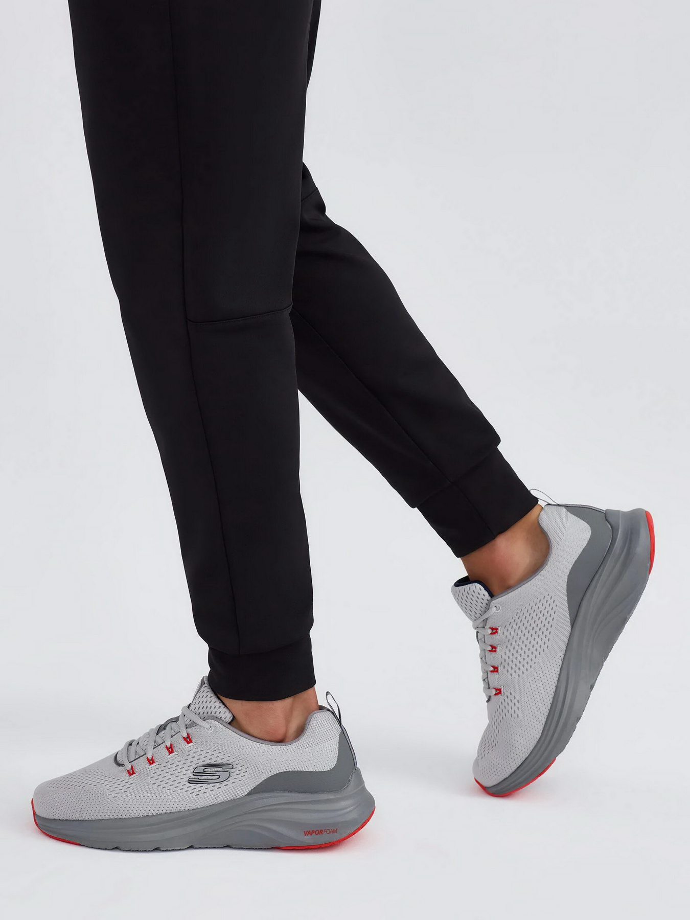 Кроссовки повседневные Skechers Vapor Foam модель 232625 GYOR Фото