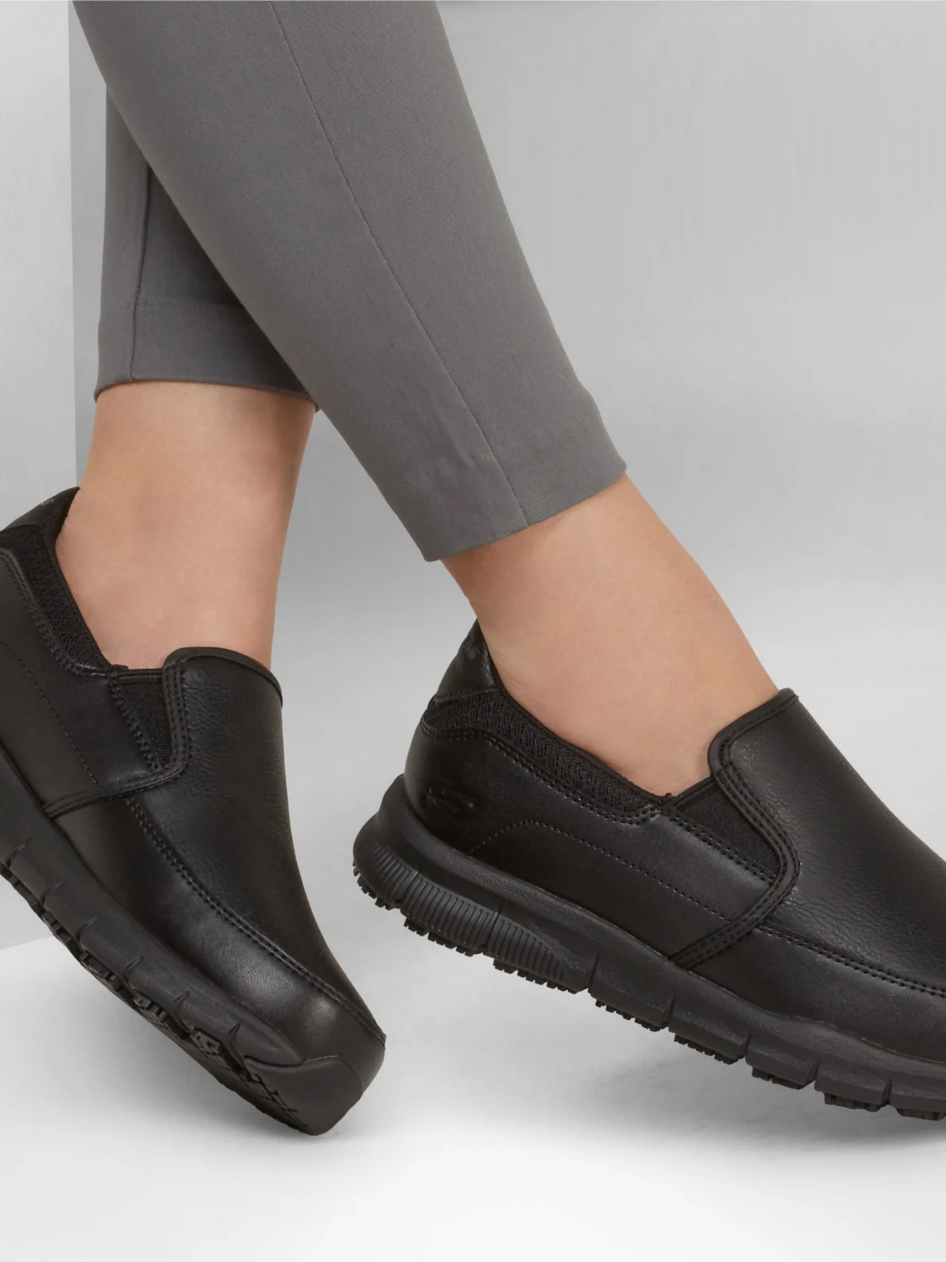 Кроссовки для тренировок Skechers модель 216782 NVRD Фото