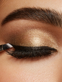 Пензлик для нанесення тіней Eyes 62 Slanted Eyeliner Brush KIKO MILANO модель KA000000068001B Фото