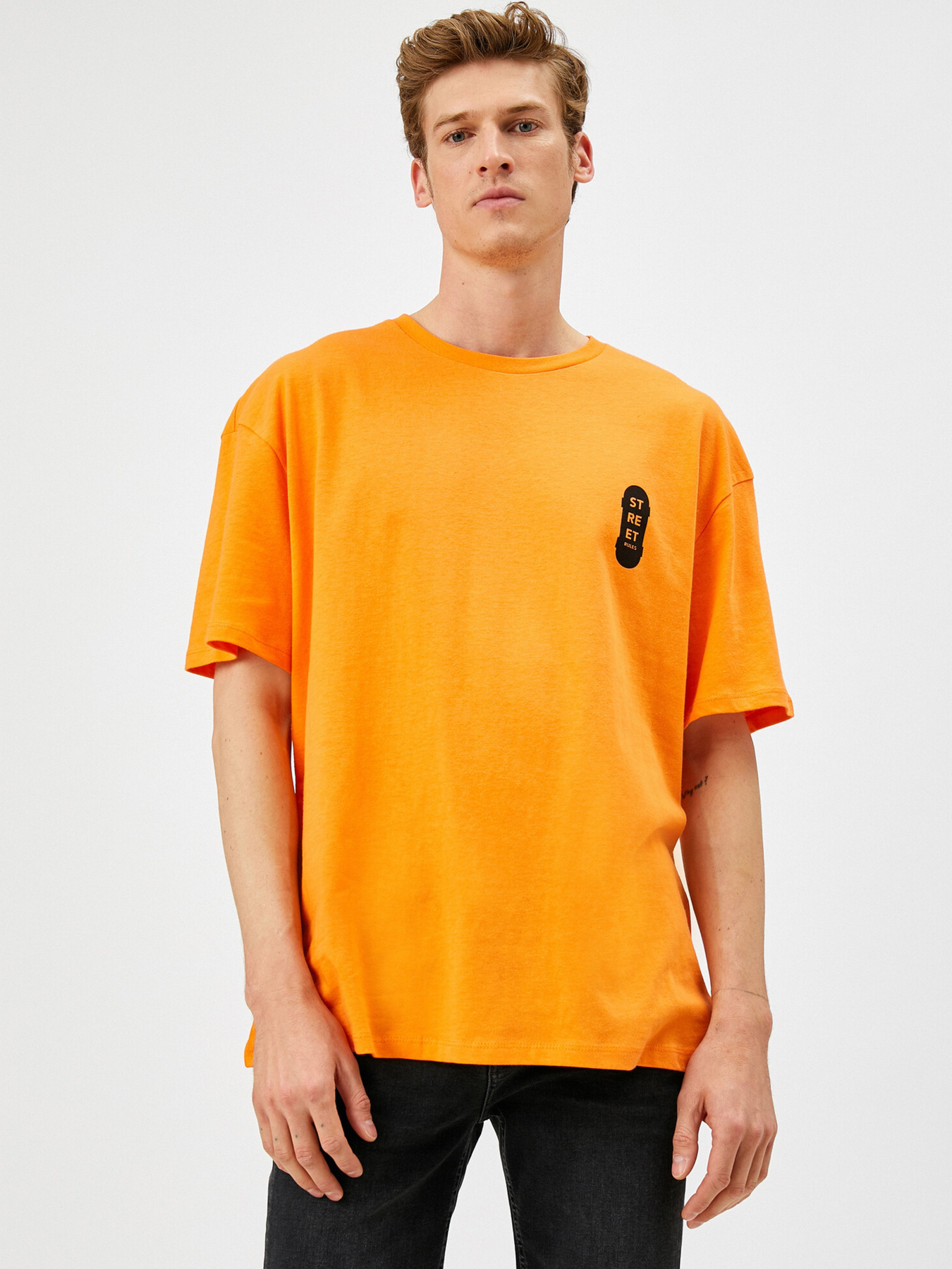 Футболки и поло Koton модель 1YAM11502HK200 Фото