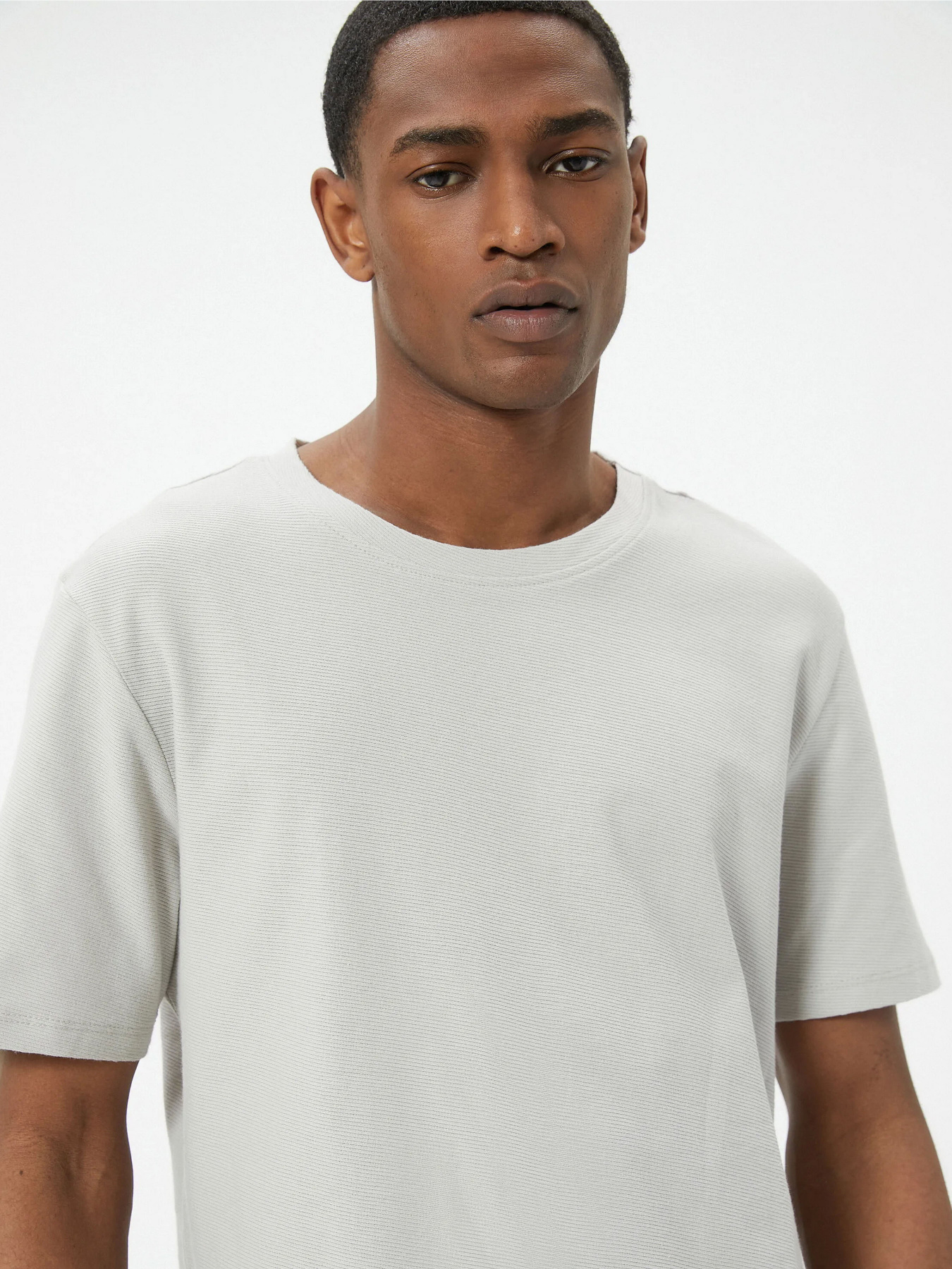 Футболка Koton модель 4SAM10835HK024 Футболка Koton модель 4SAM10835HK024 Фото