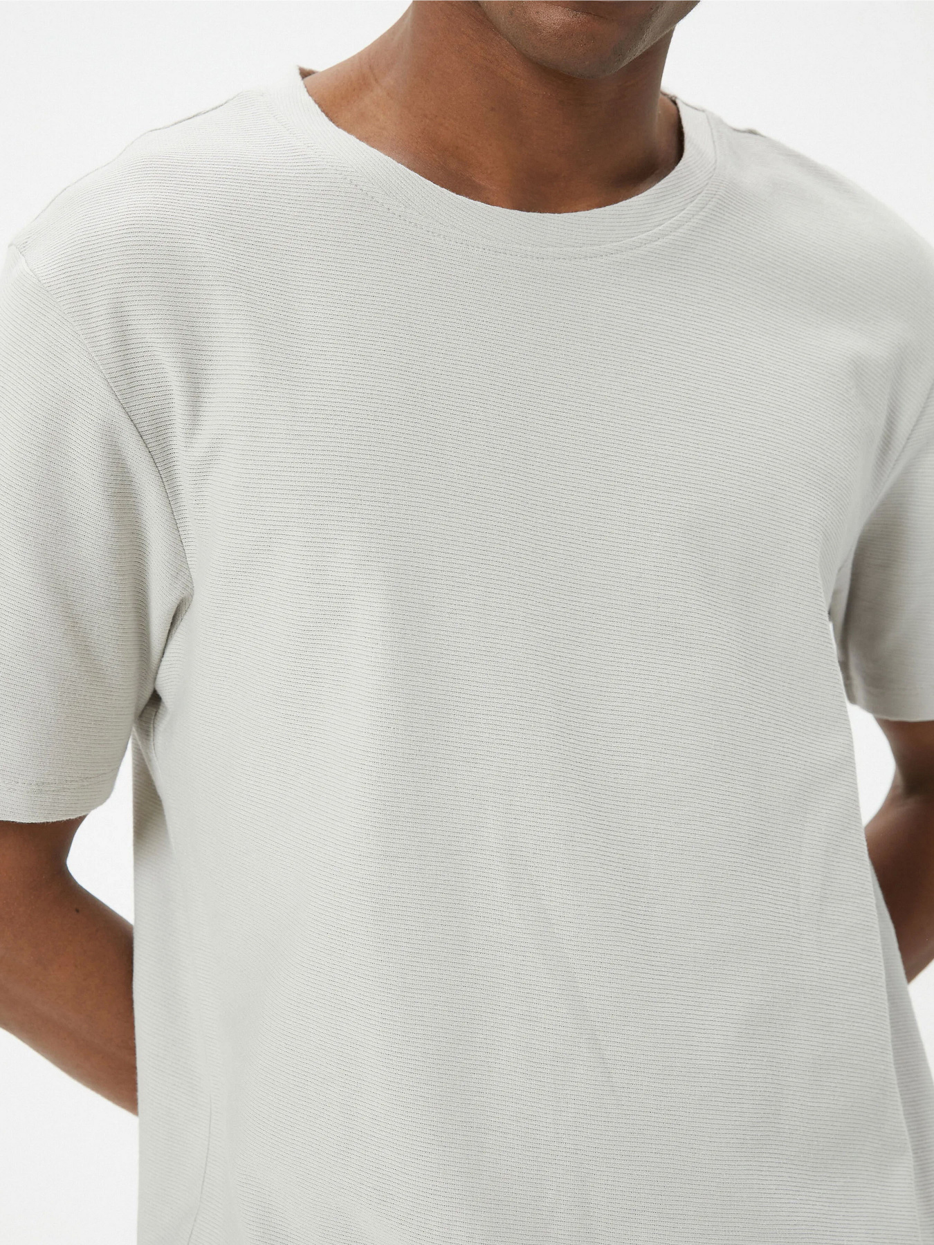 Футболка Koton модель 4SAM10835HK024 Футболка Koton модель 4SAM10835HK024 Фото