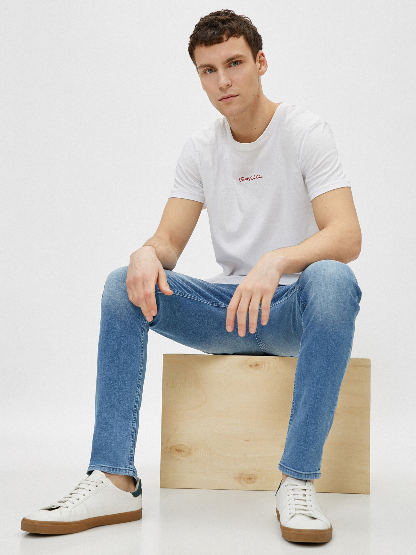 Джинсы Koton модель 1YAM43560LD700 Фото