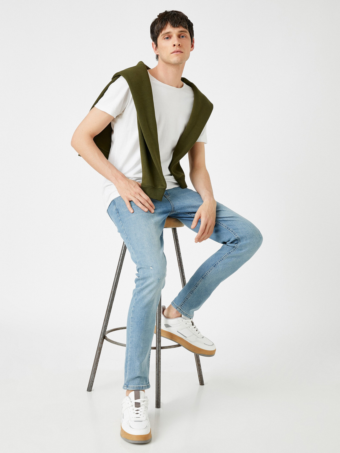 Зауженные джинсы Koton модель 1YAM43853LD600 Зауженные джинсы Koton модель 1YAM43853LD600 Фото