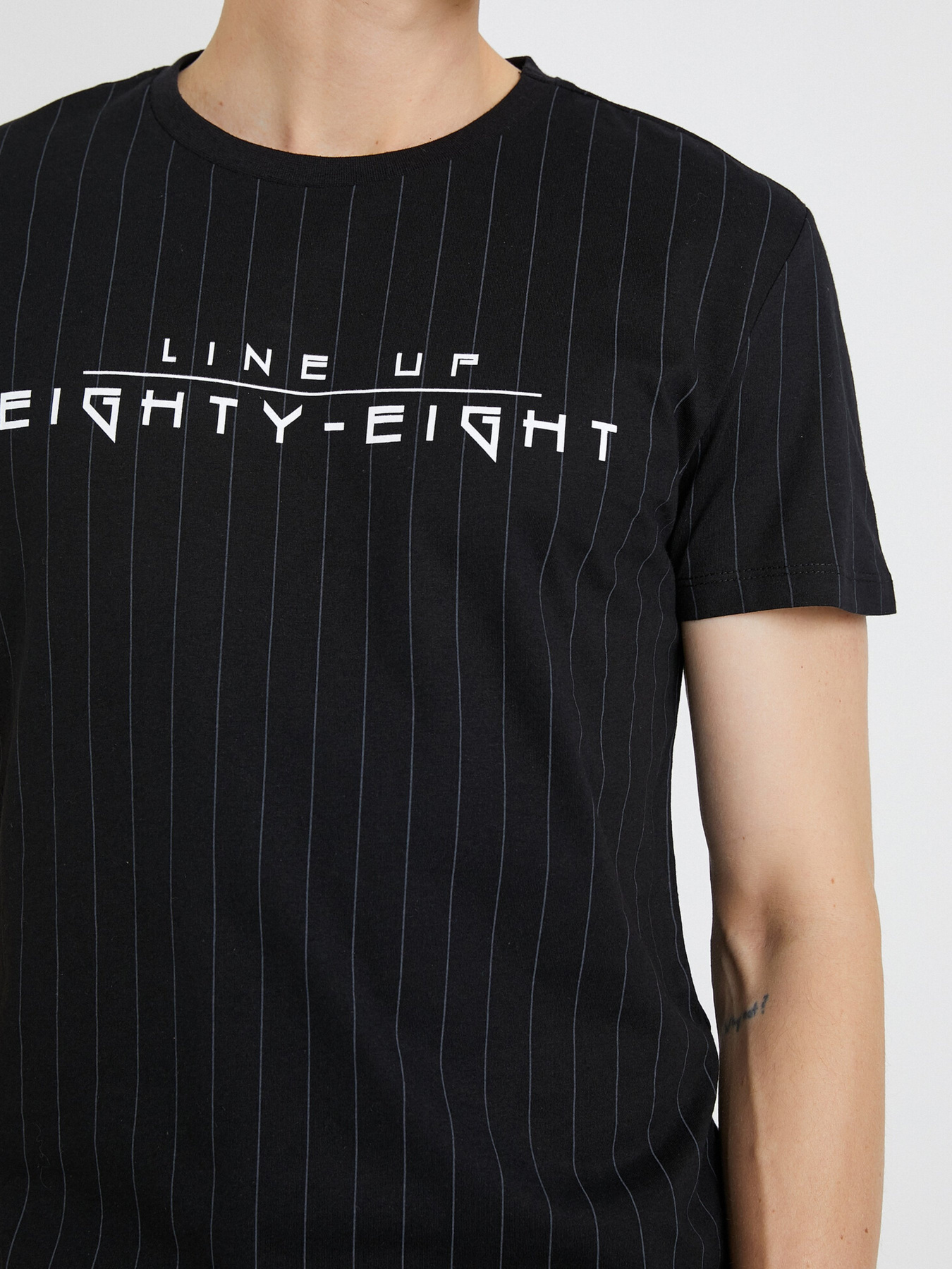 Футболки и поло Koton модель 1YAM14903OK04M Фото