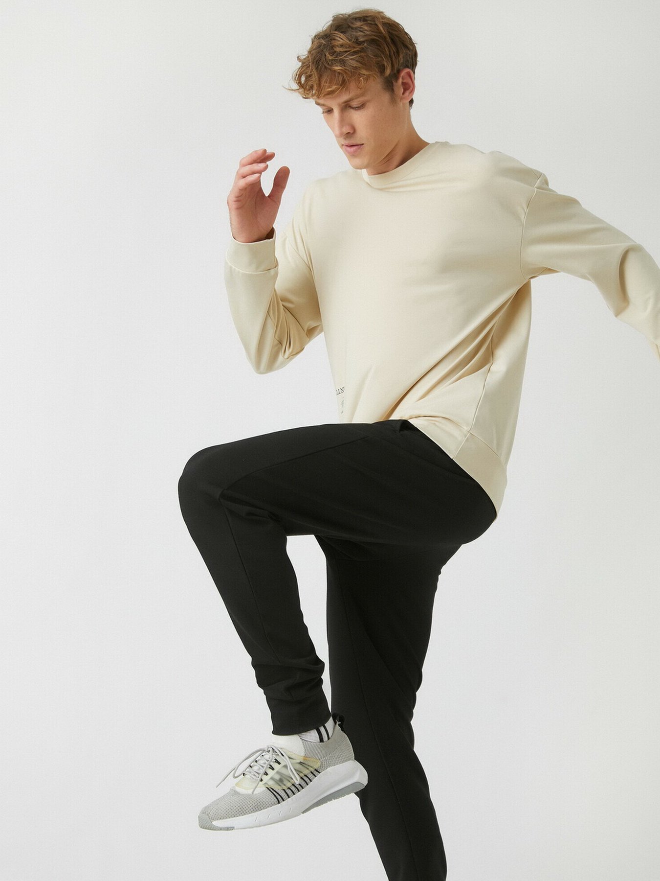 Лонгслів Koton модель 2YAM12853NK057 Фото