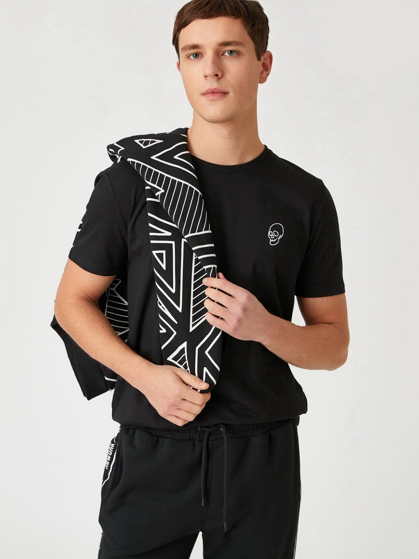 Футболки и поло Koton модель 2YAM11567HK999 Фото