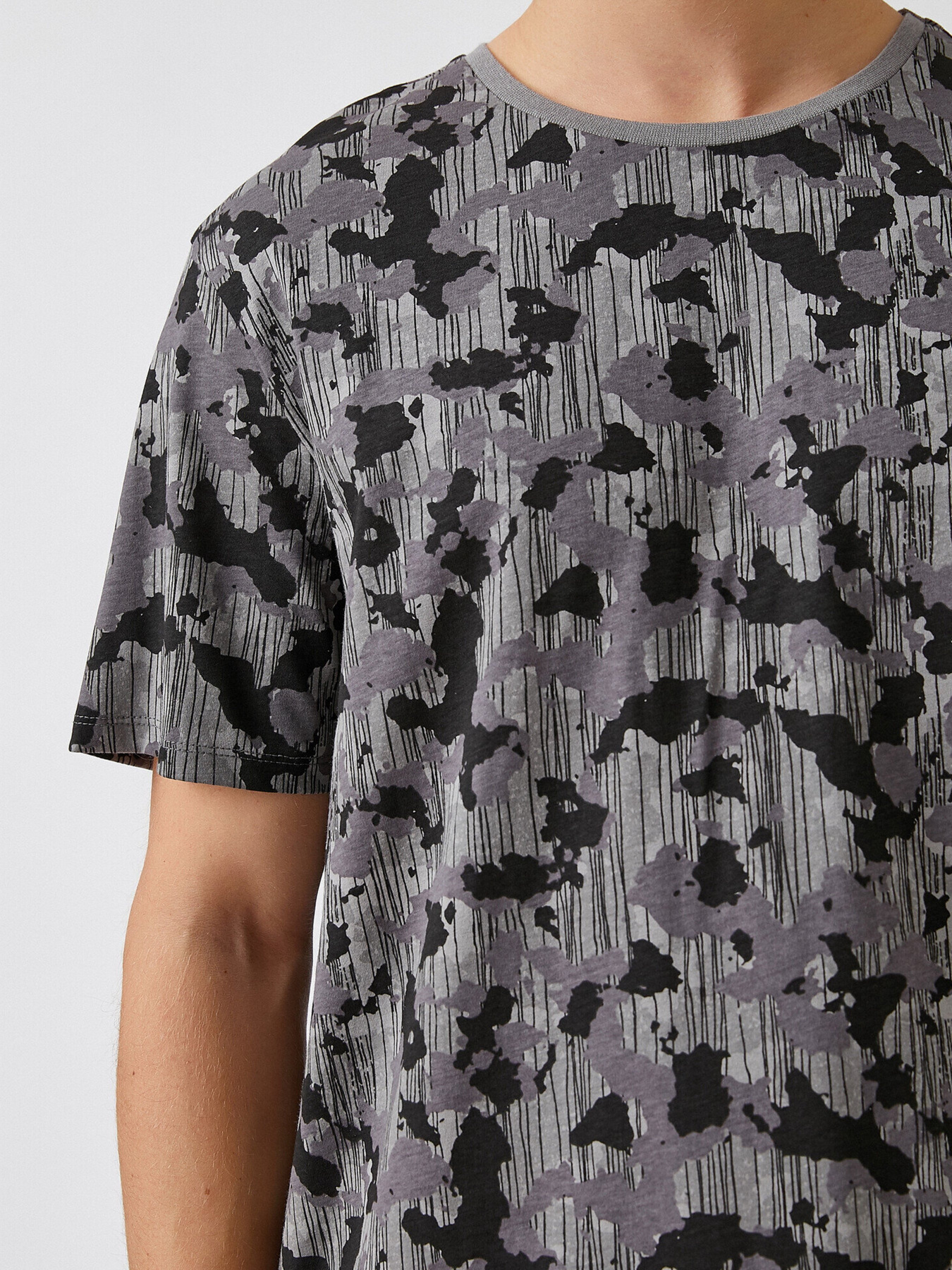 Футболки и поло Koton модель 2YAM11178OK49U Фото