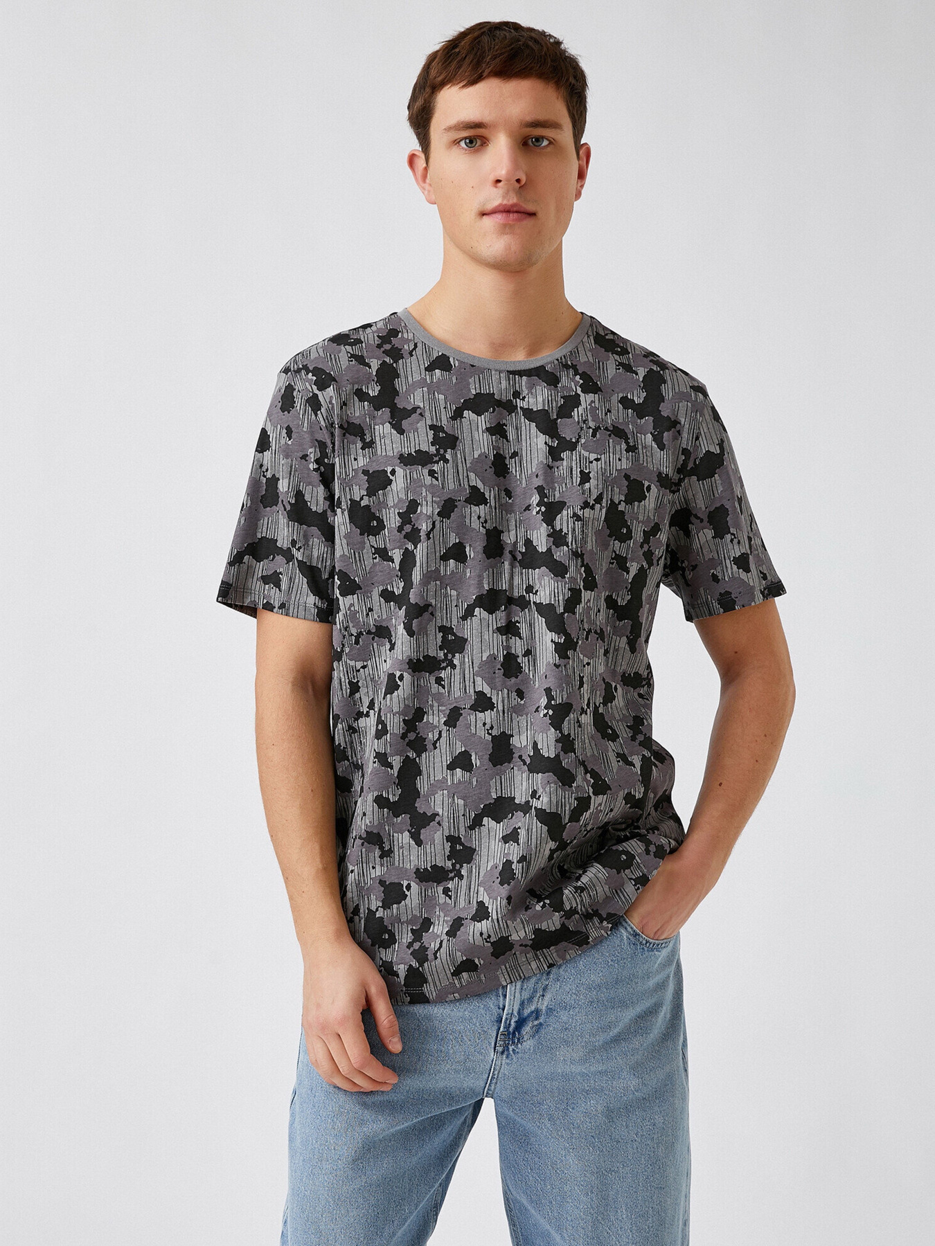 Футболки і поло Koton модель 2YAM11178OK49U Футболки і поло Koton модель 2YAM11178OK49U Фото