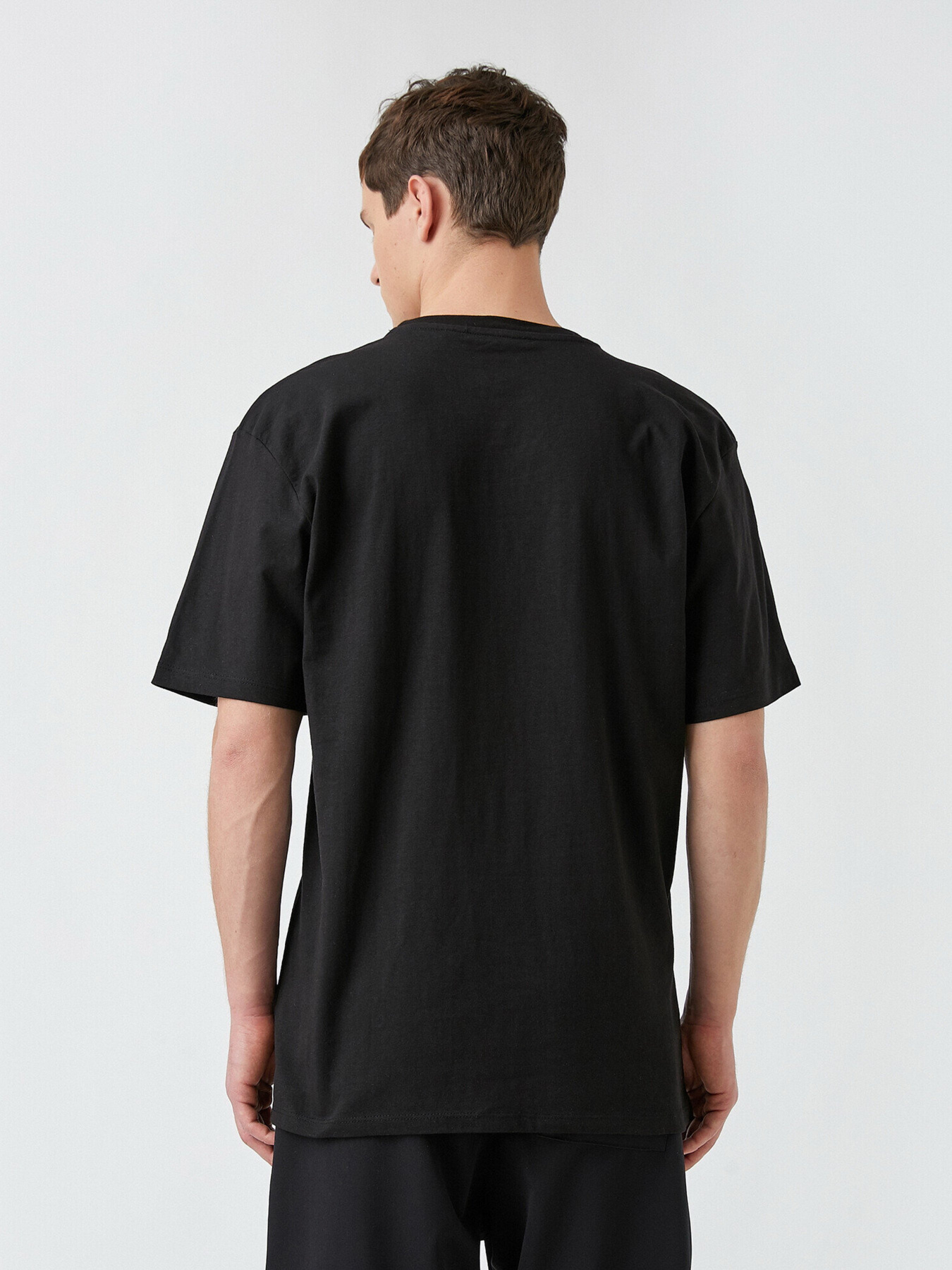 Футболки и поло Koton модель 2YAM11149OK999 Футболки и поло Koton модель 2YAM11149OK999 Фото