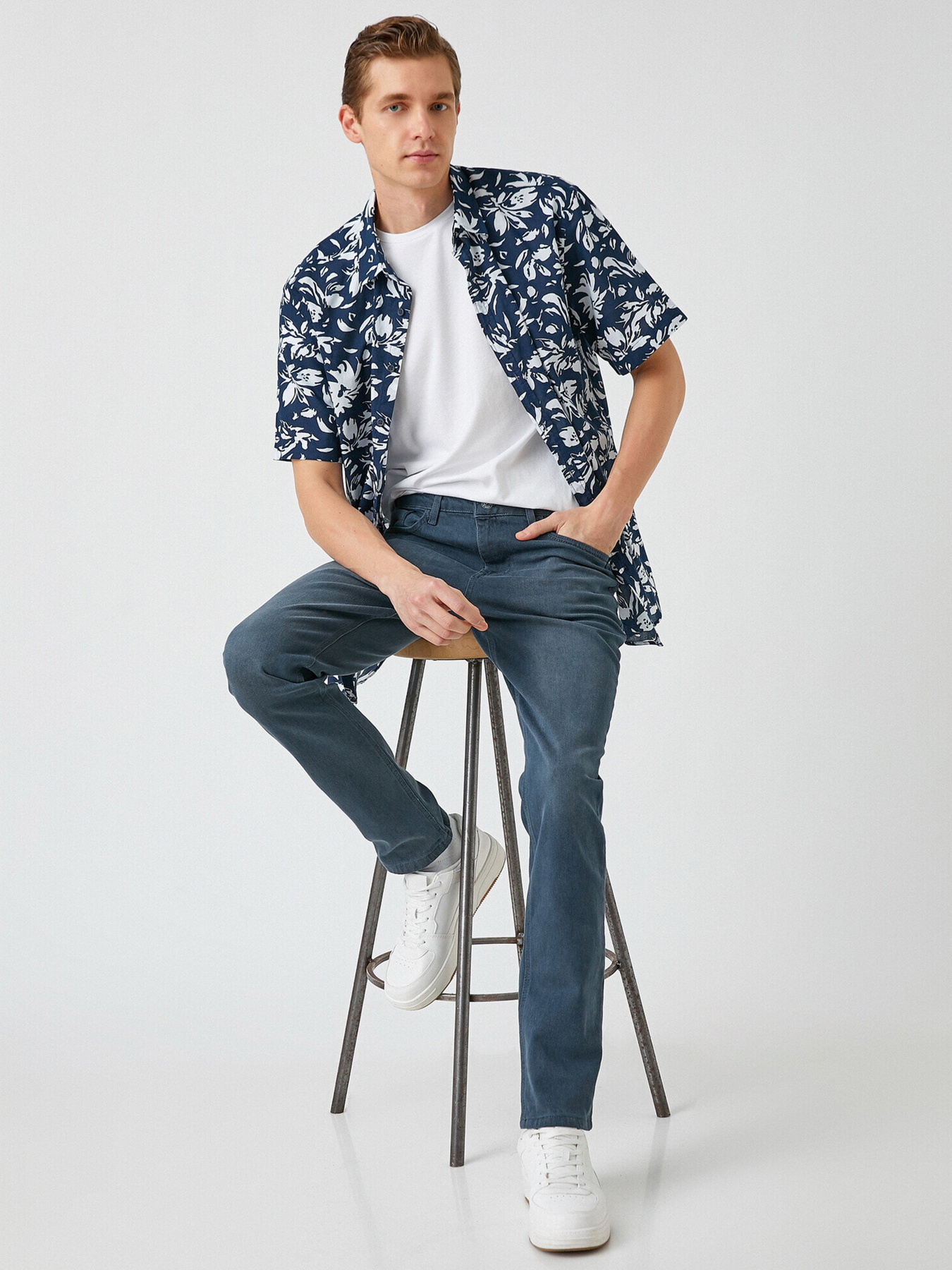 Завужені джинси Koton Brad Slim модель 2YAM43868LD700 Фото