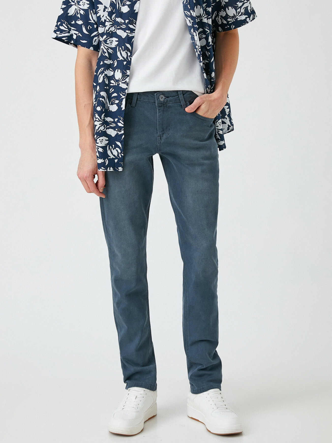 Завужені джинси Koton Brad Slim модель 2YAM43868LD700 Фото