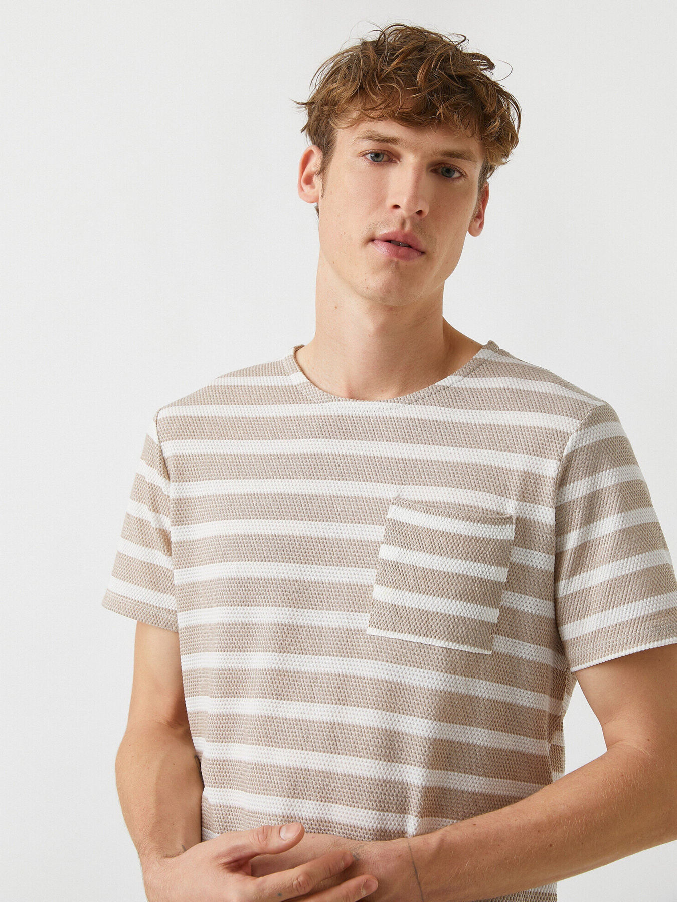 Футболка Koton модель 2YAM12320OK34K Фото